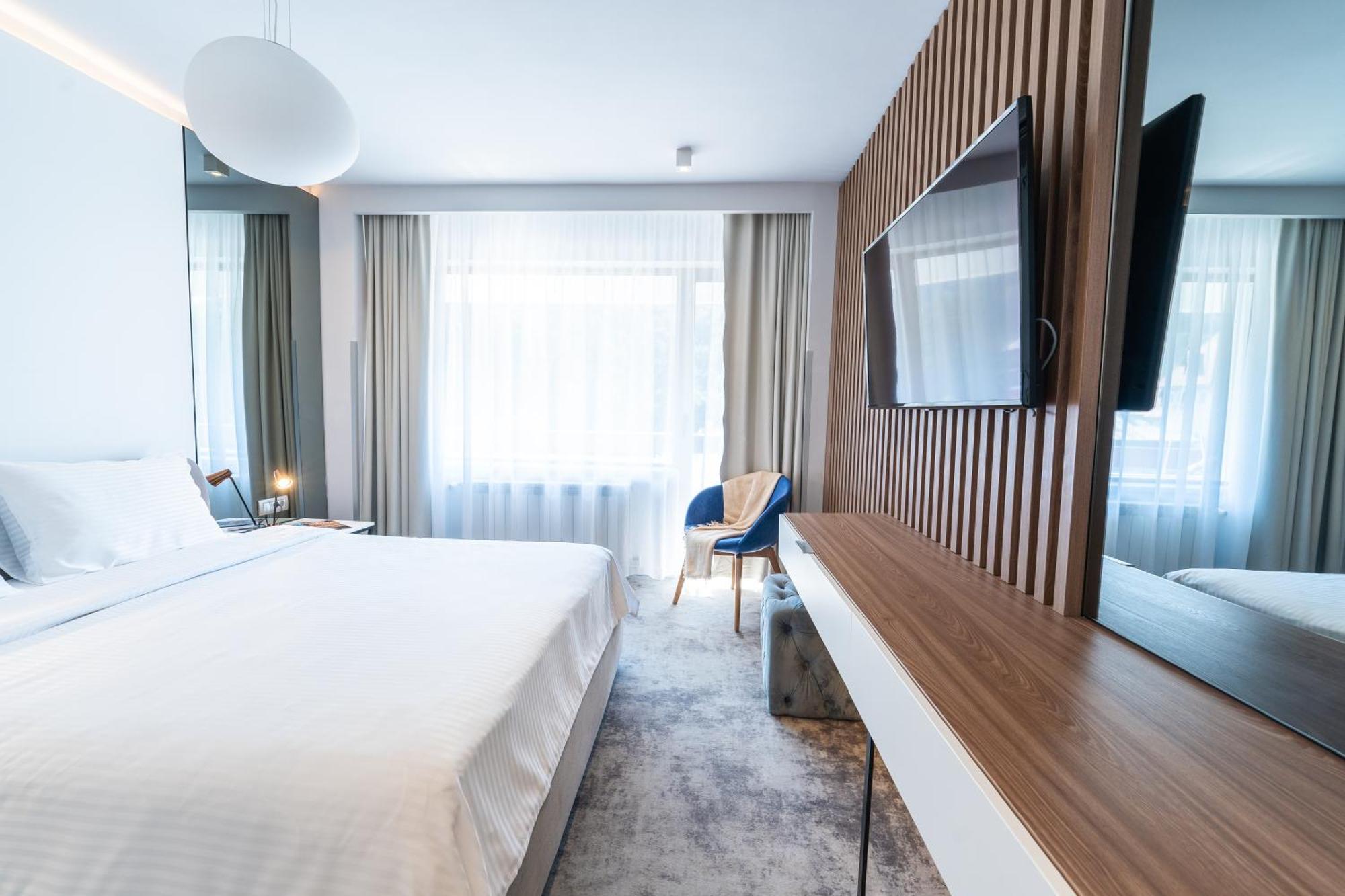 Deluxe Double Room with Spa Access