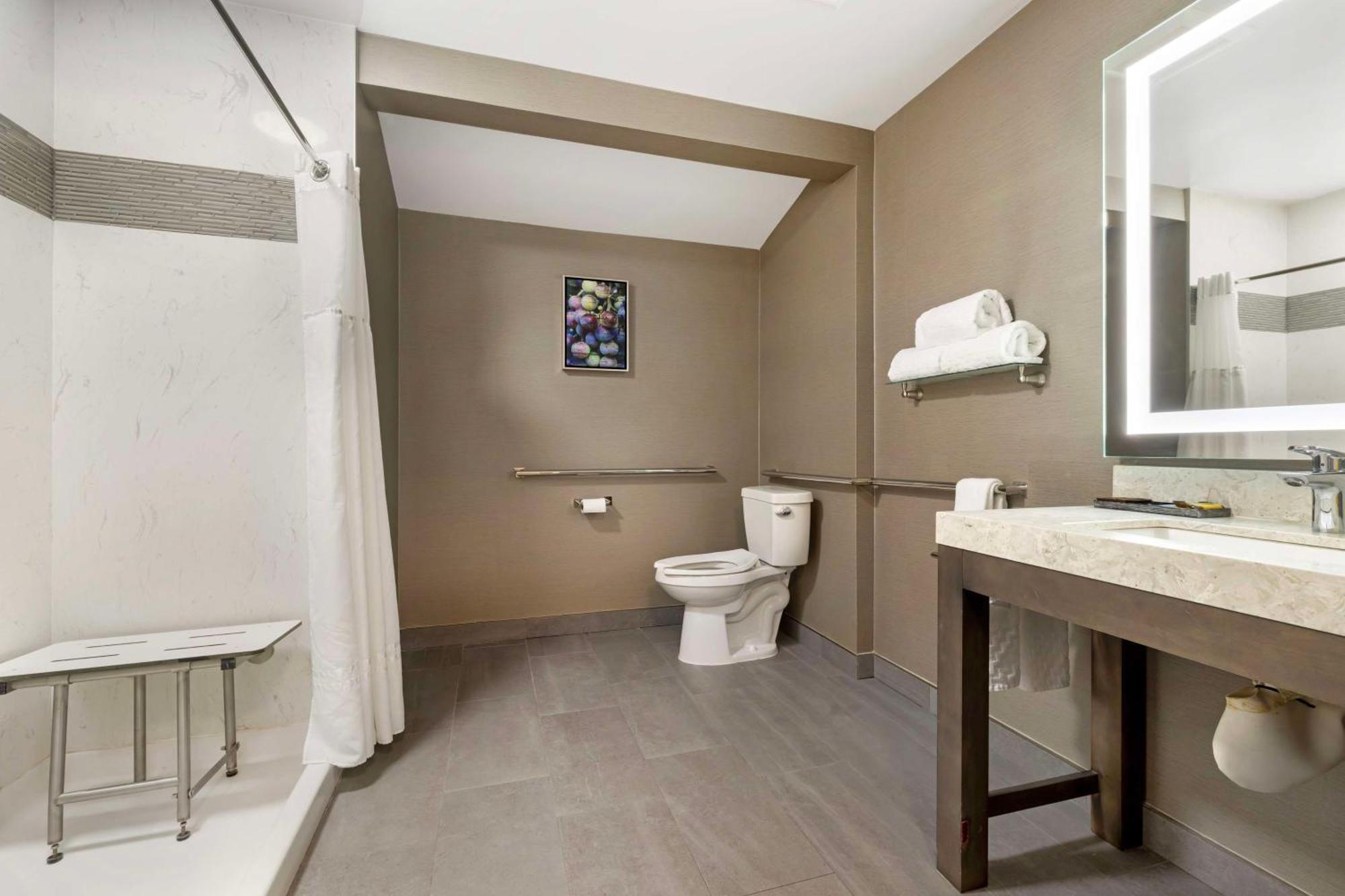 King Suite with Walk-In Shower - Mobility Access,1623695358:JPEG