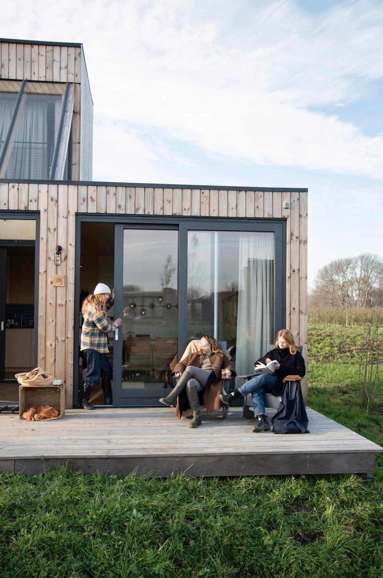 Chalet with two bedrooms and hot tub - The Lighthouse