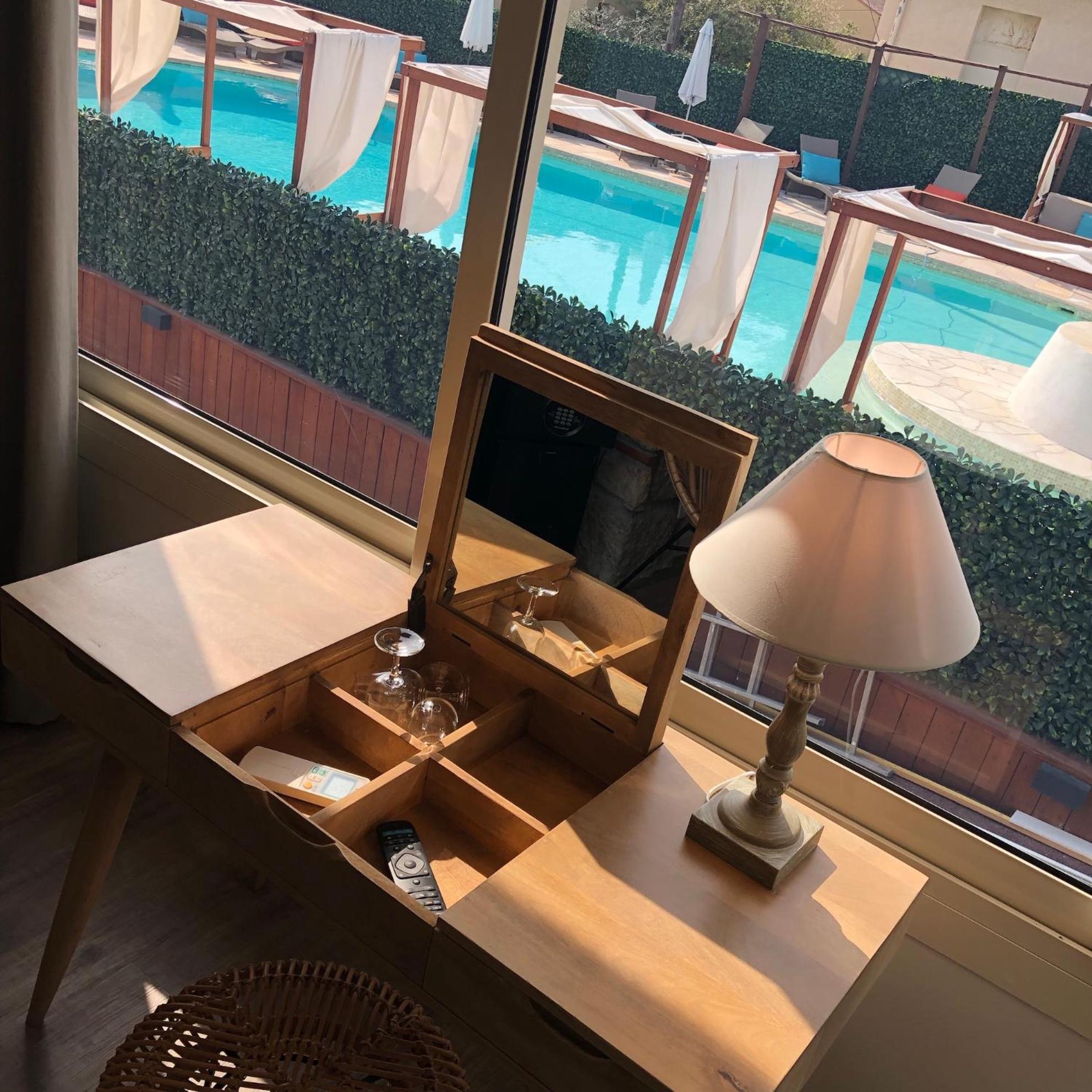 Junior Suite met Uitzicht op het Zwembad