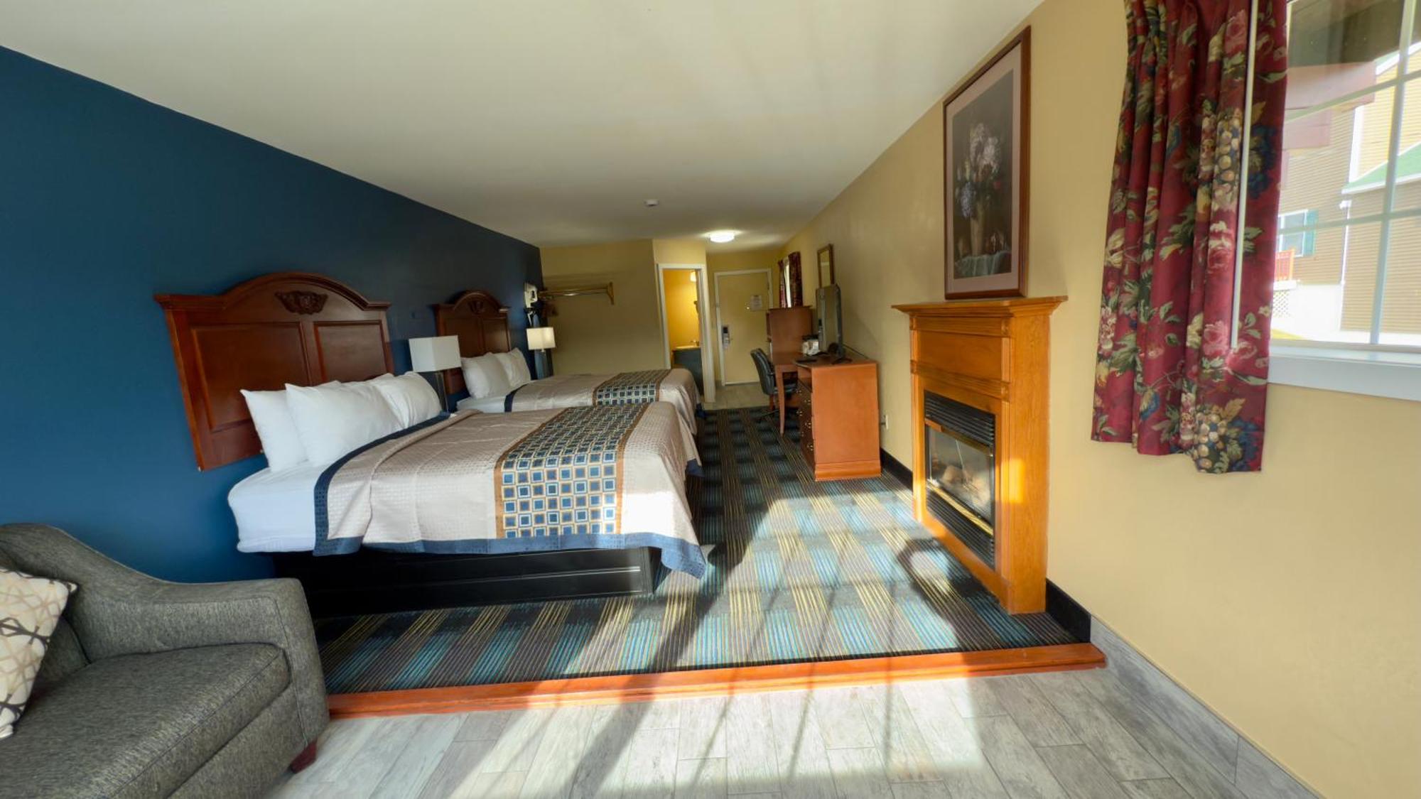 Two Queen beds Sofa bed Fireplace