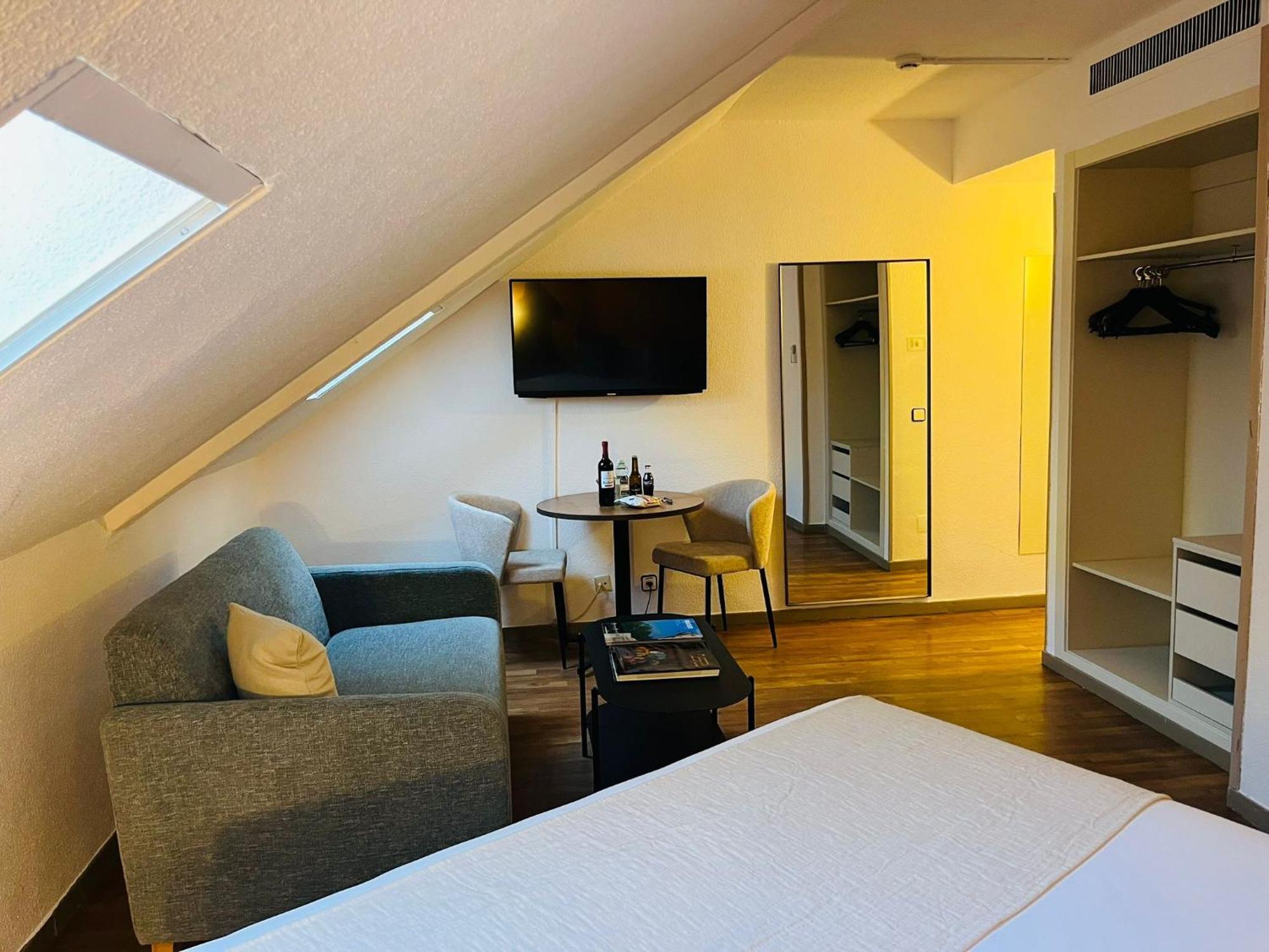 Double Room,1627842180:JPEG