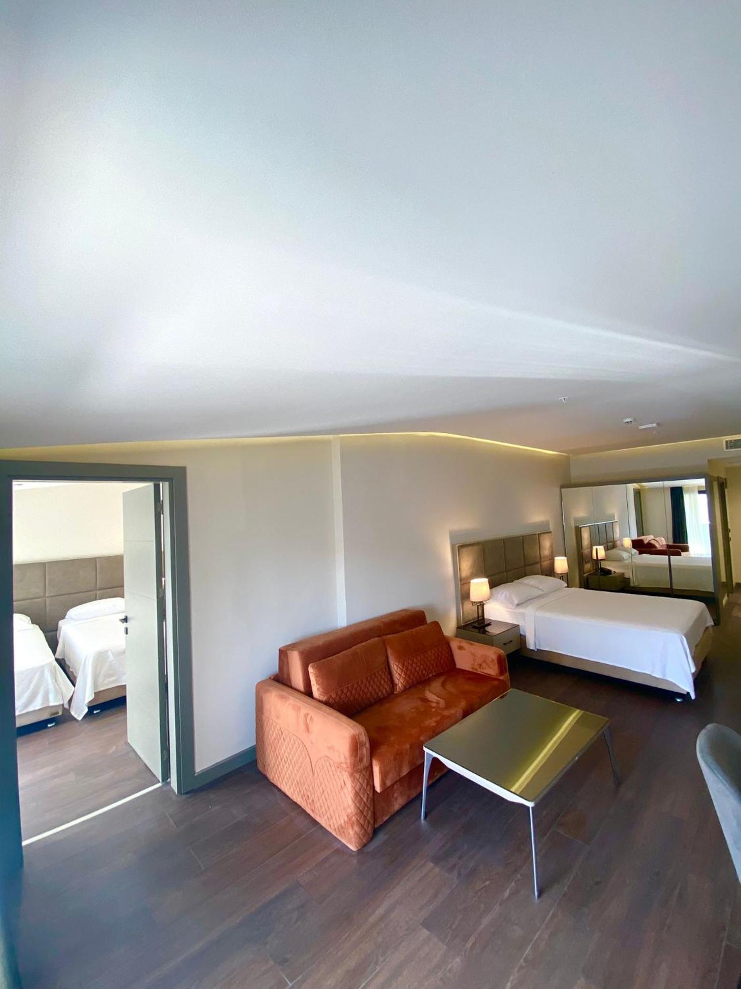 Family Room,1629363722:JPEG