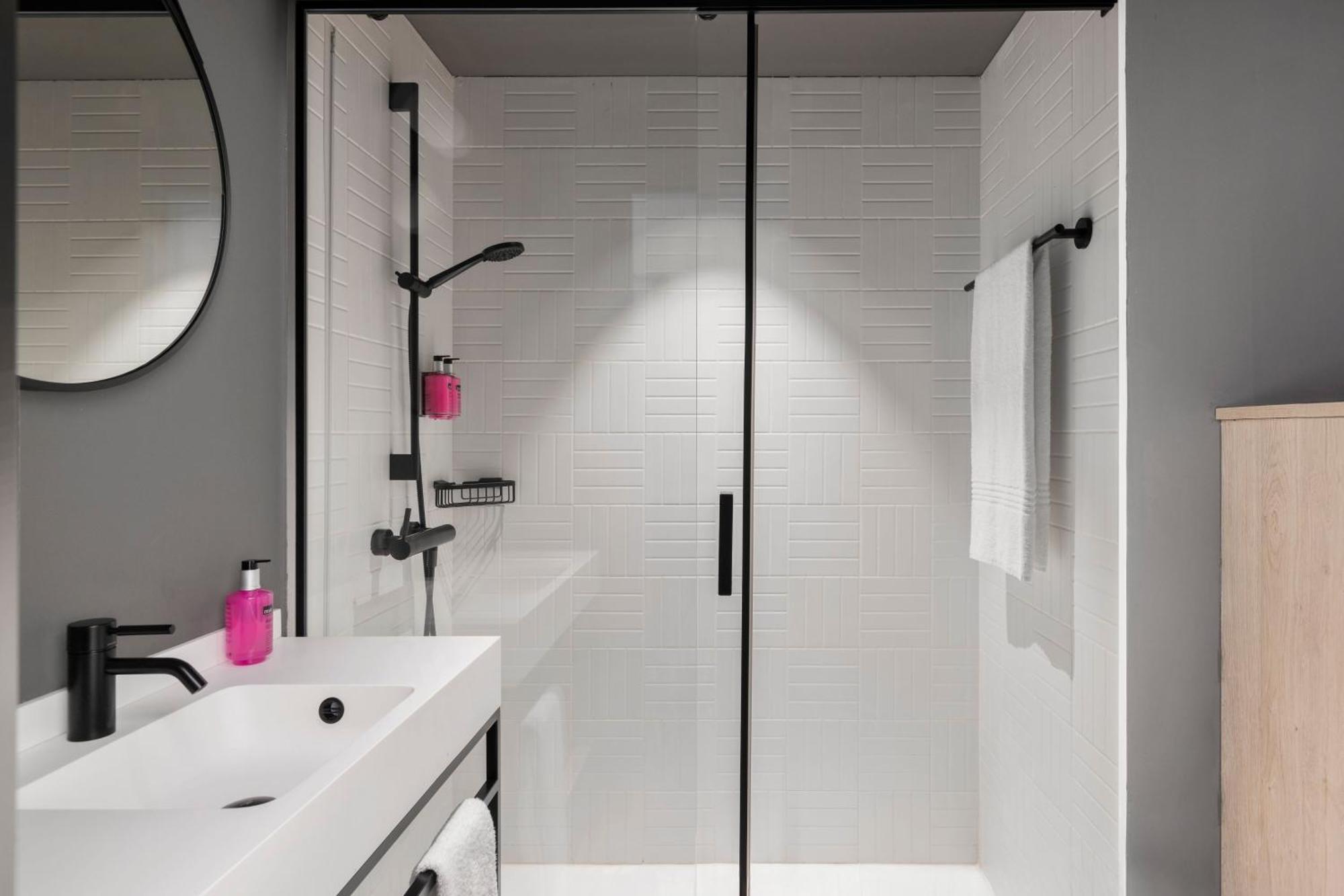 Habitación individual Moxy con balcón
