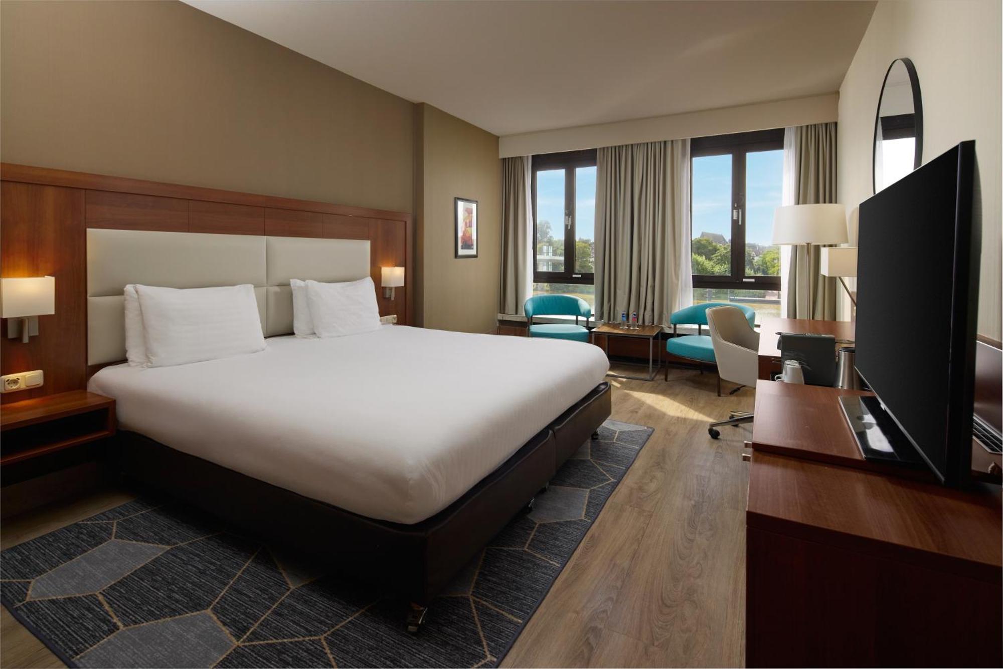 Chambre Lit King-Size Première - Vue sur Rivière
