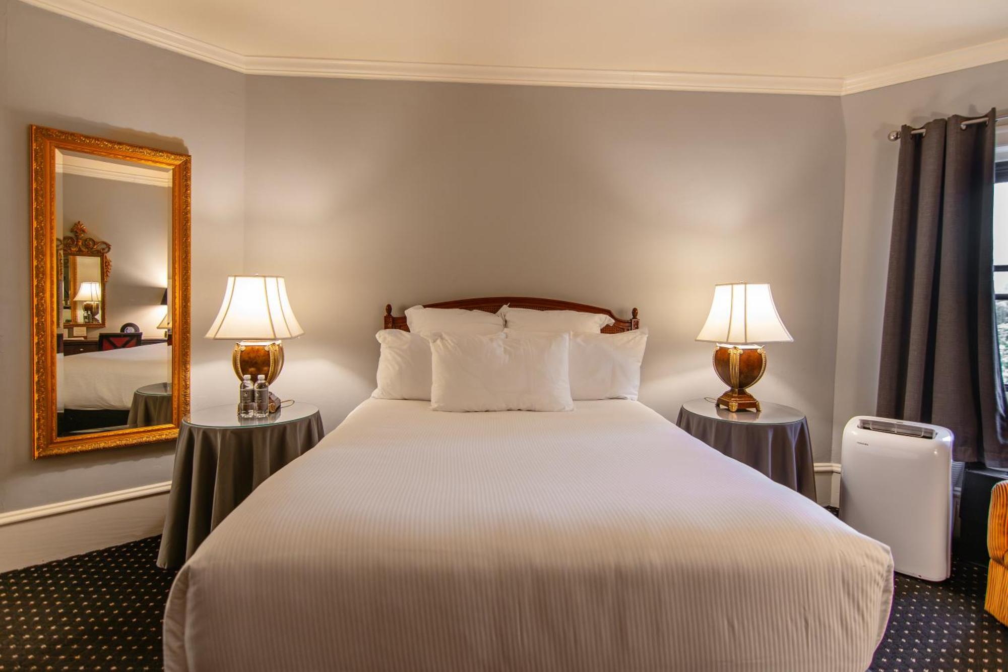 Classico Guestroom