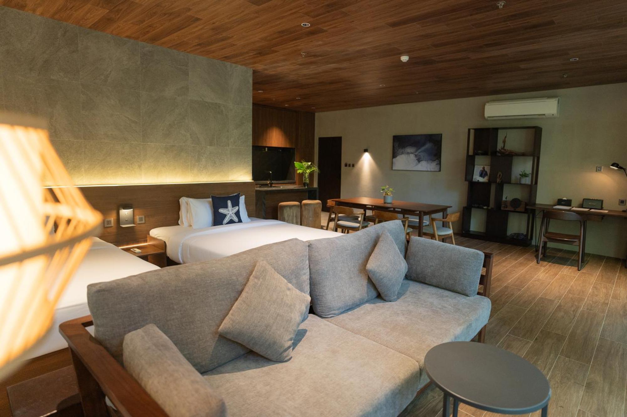 Presidential Suite with Garden