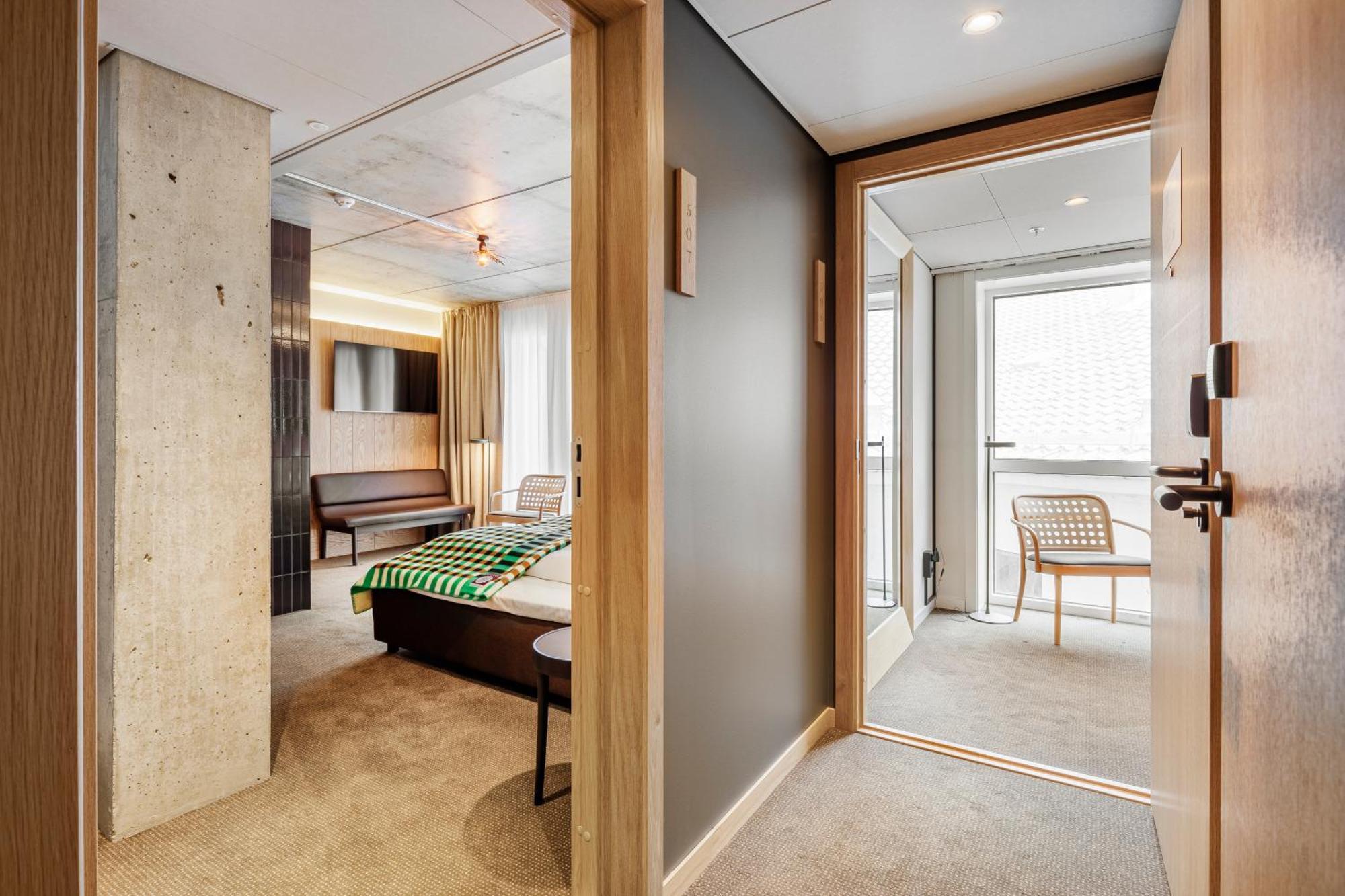 Corner Suite,1636696022:JPEG