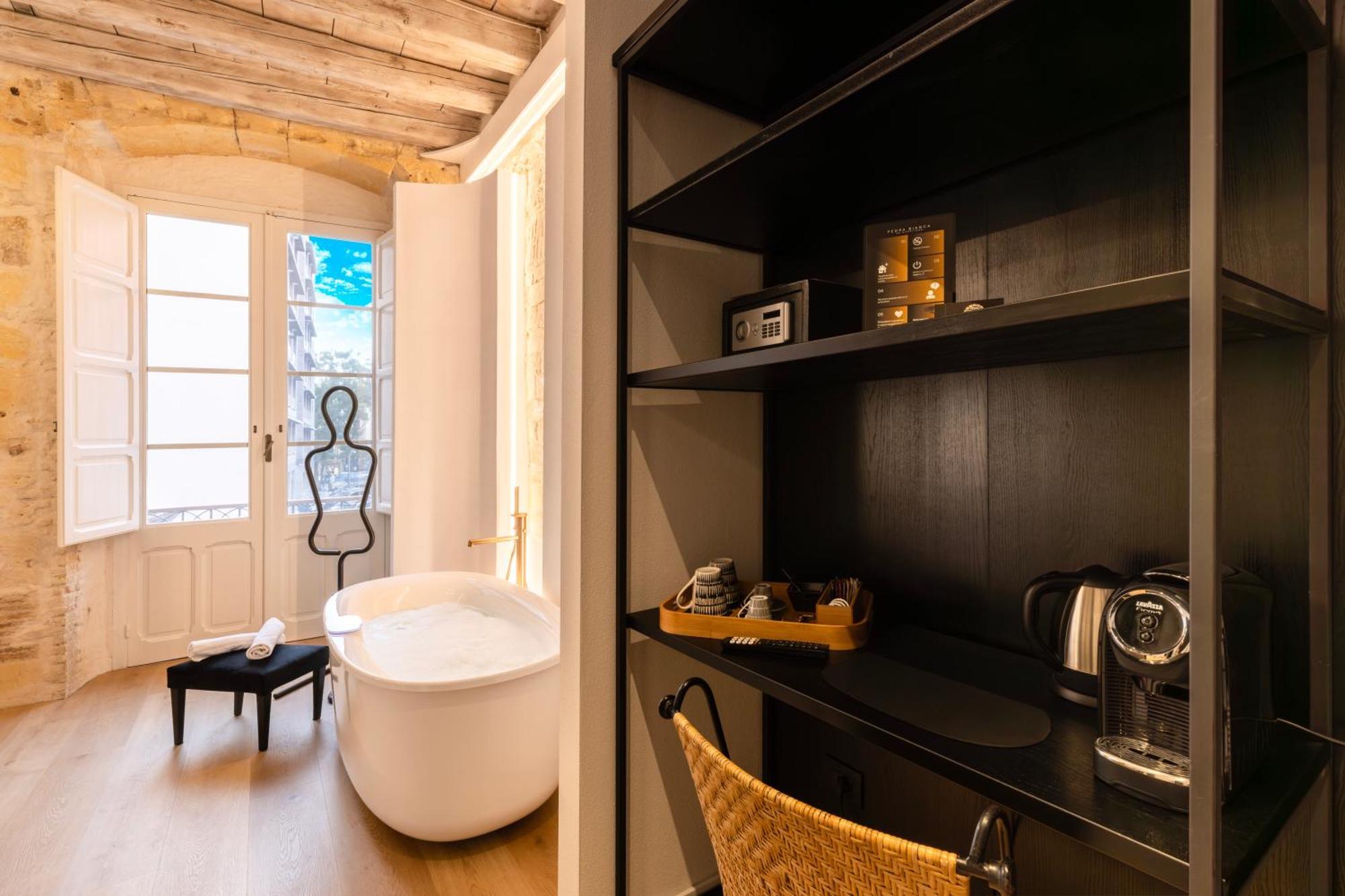 Queen Room Spa Bath