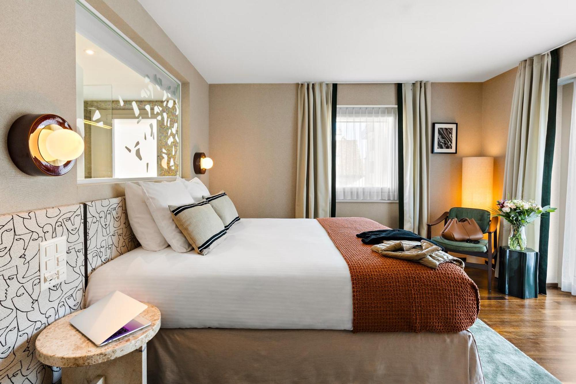 Executive Room