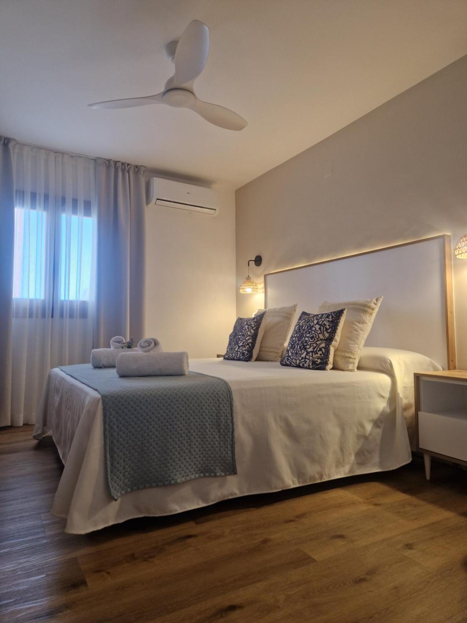 Double or Twin Room Side Sea View