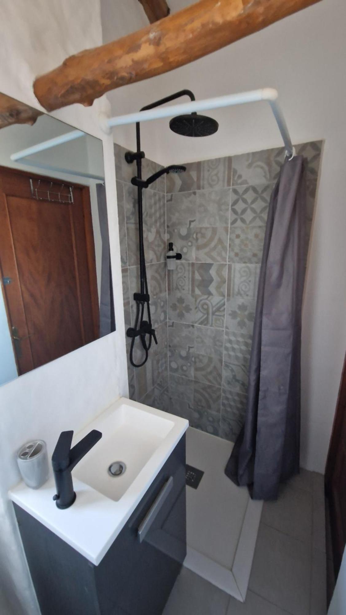 Family Room Private Bathroom