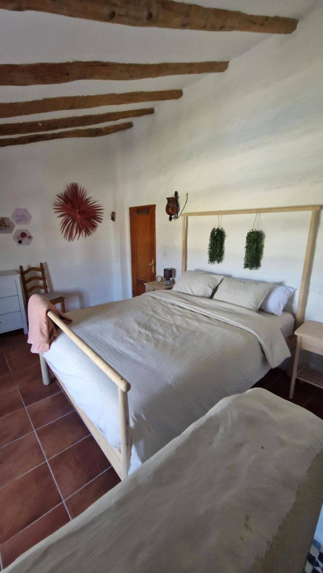 Deluxe Double Room Shower