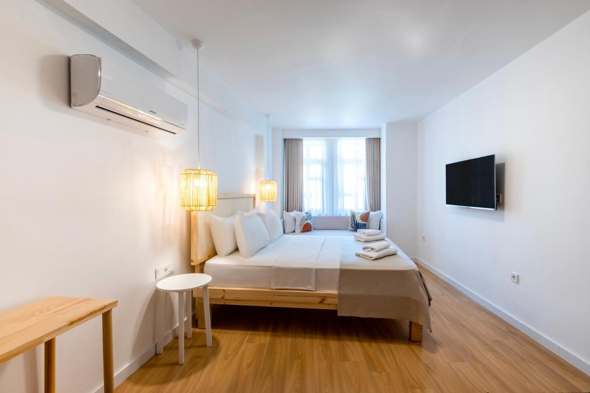 Deluxe Family Studio