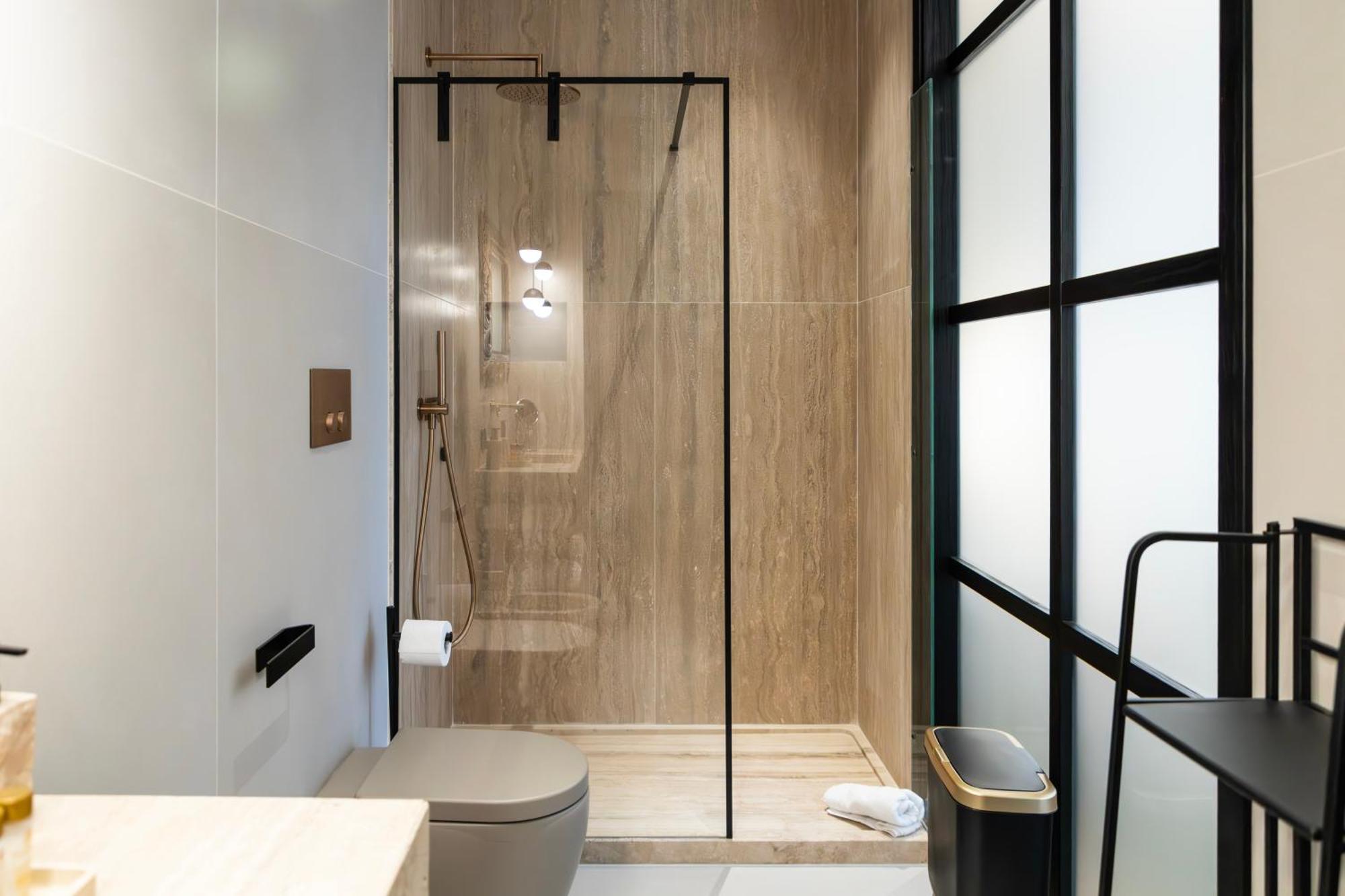 Queen Room Spa Bath