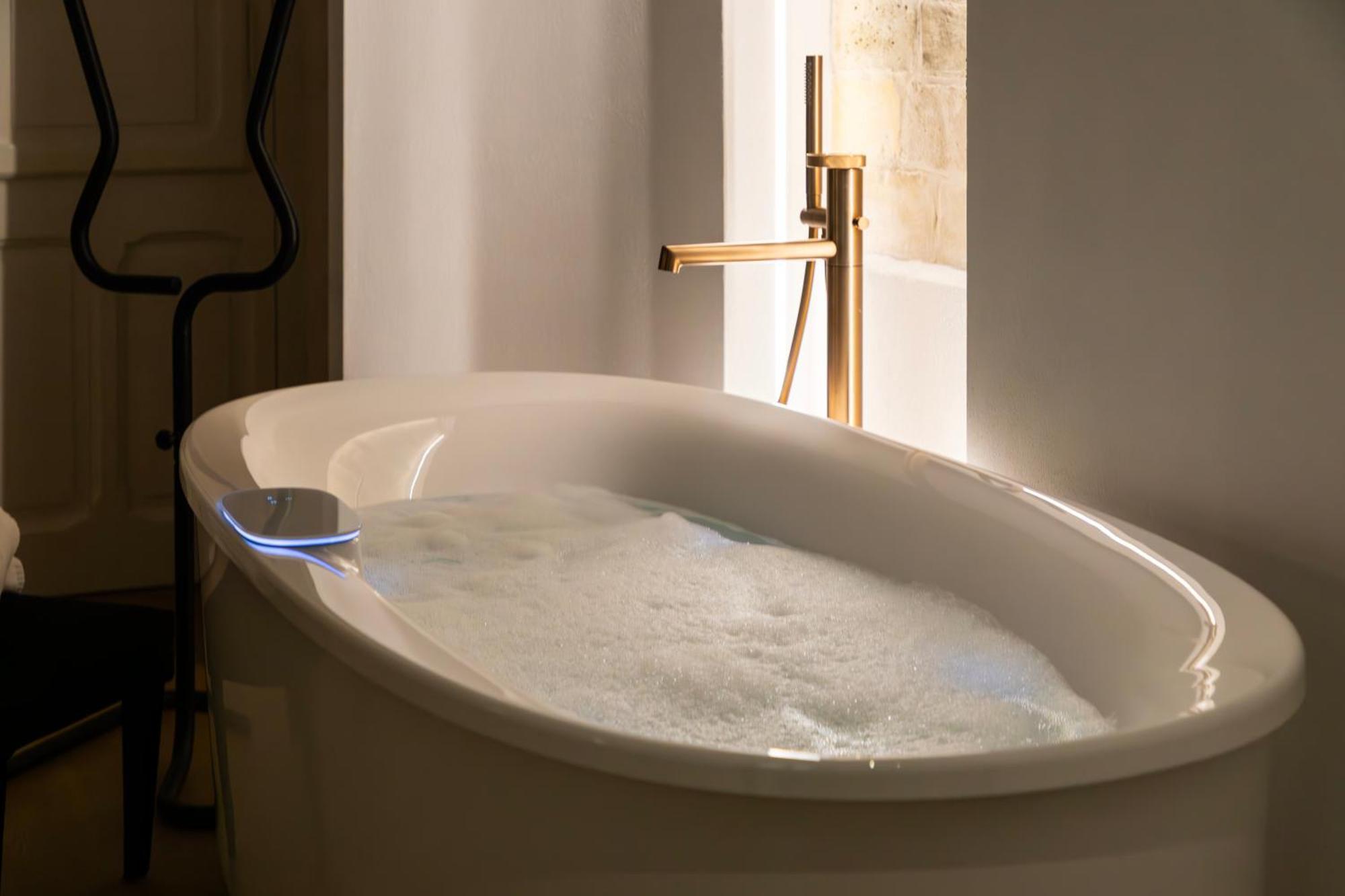 Queen Room Spa Bath