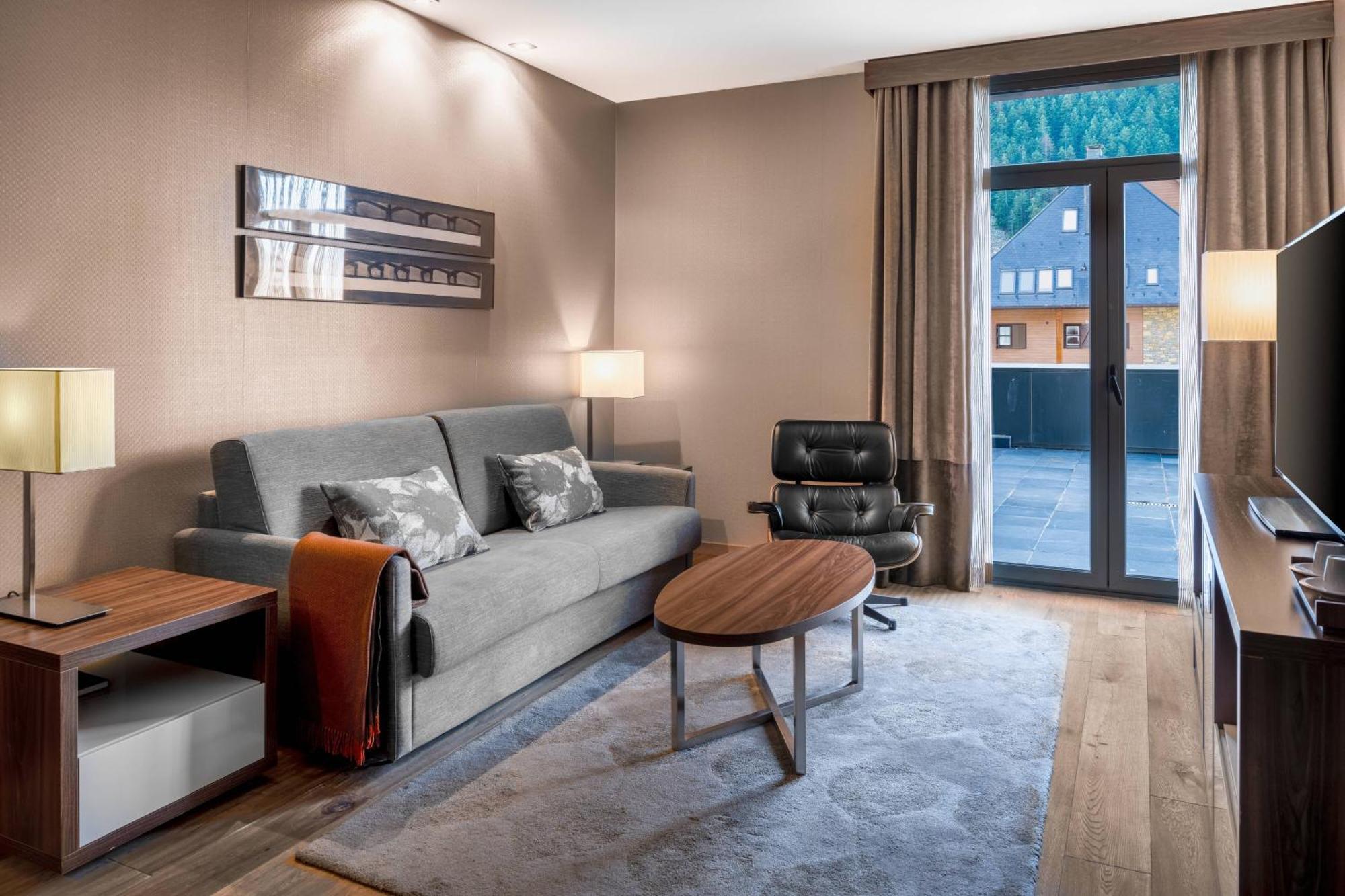 King Suite Mountain View