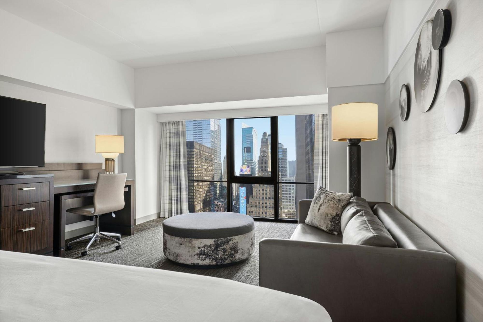 King Room with Sofa Bed (Upon Request) and Times Square View,1643145937:JPEG