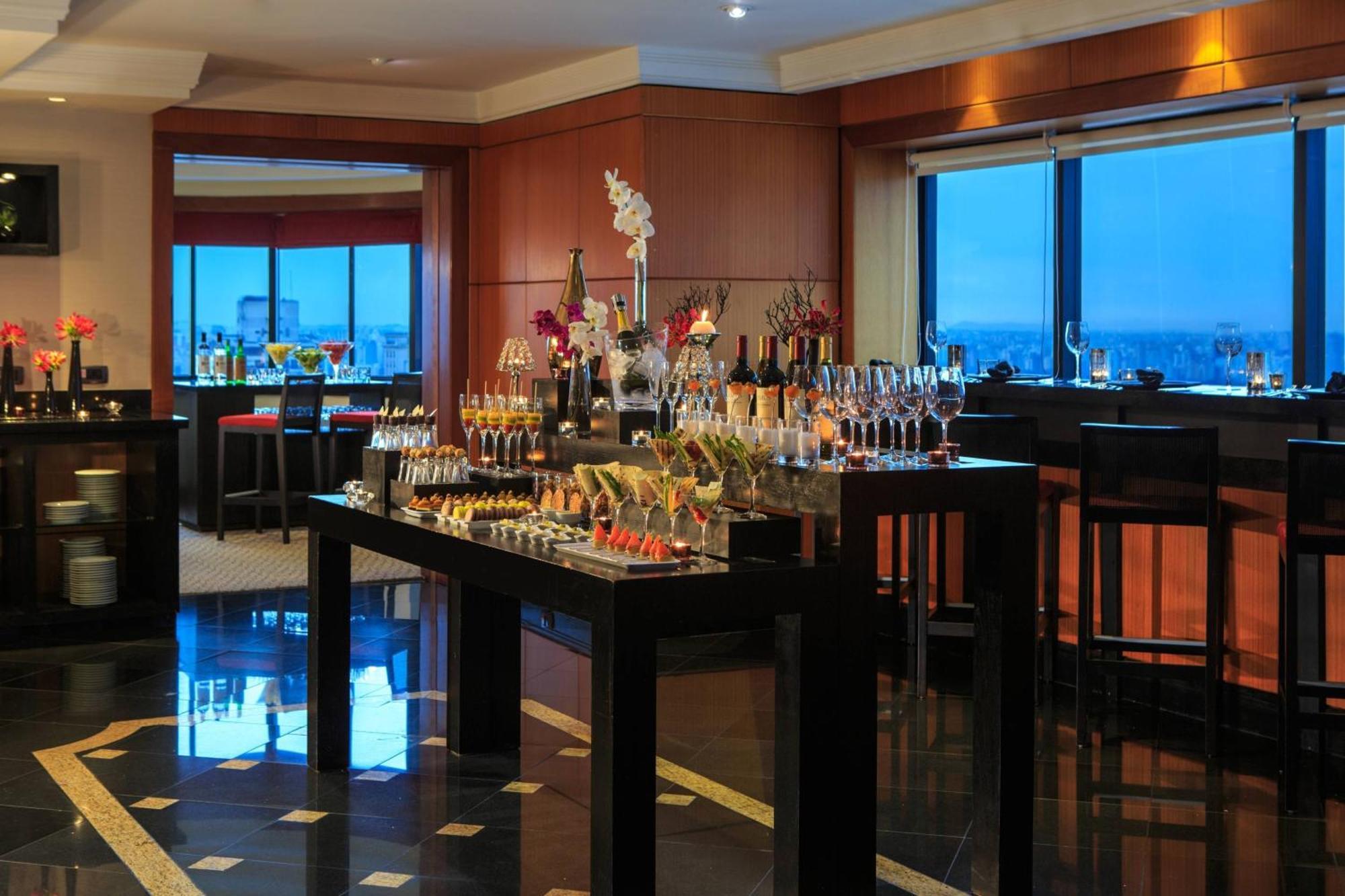 Club Room City View