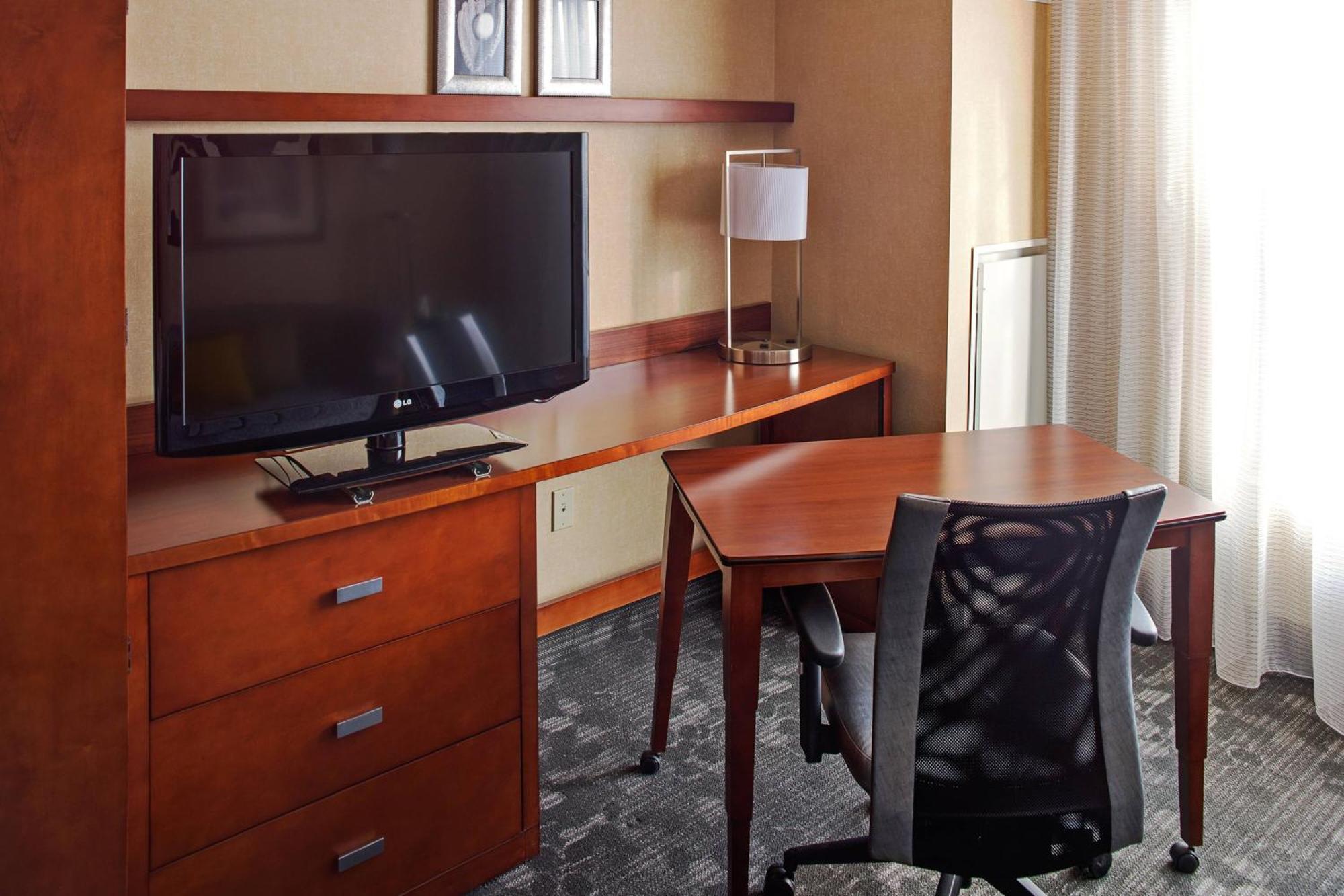 One-Bedroom Two Room Suite, 1 King, Sofa bed, Youth Field view