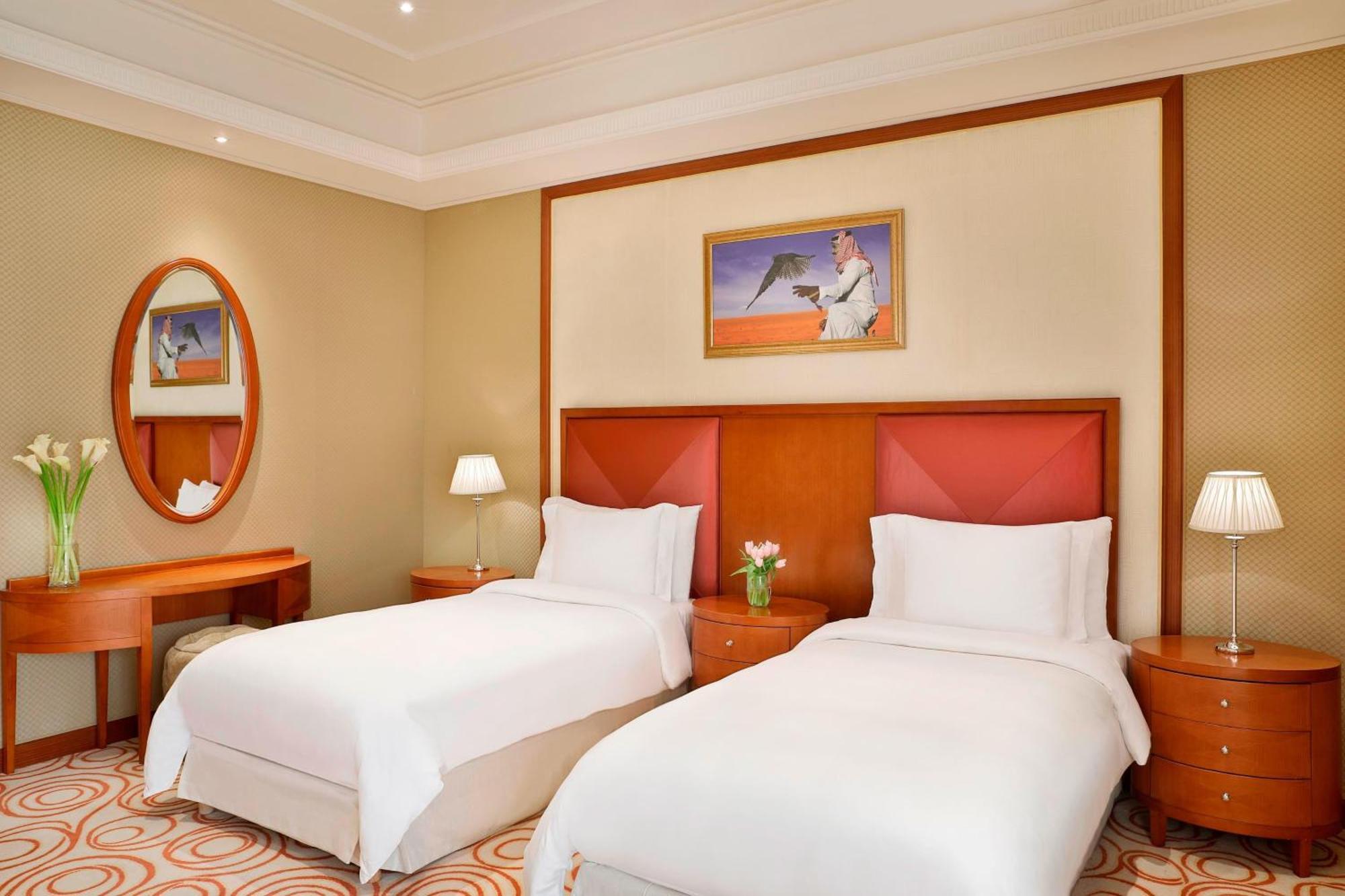 Deluxe Guest Room With Twin Beds