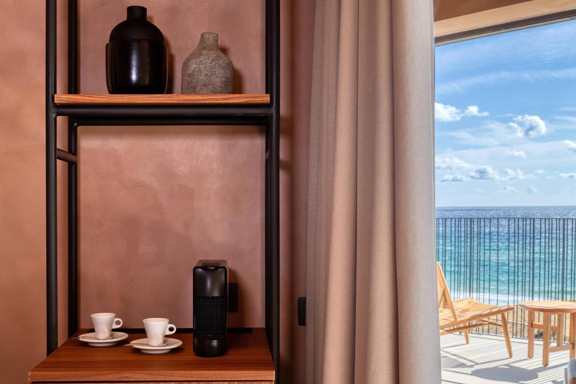Sapphire Junior Suite, 1 King, Sofa bed, Sea view