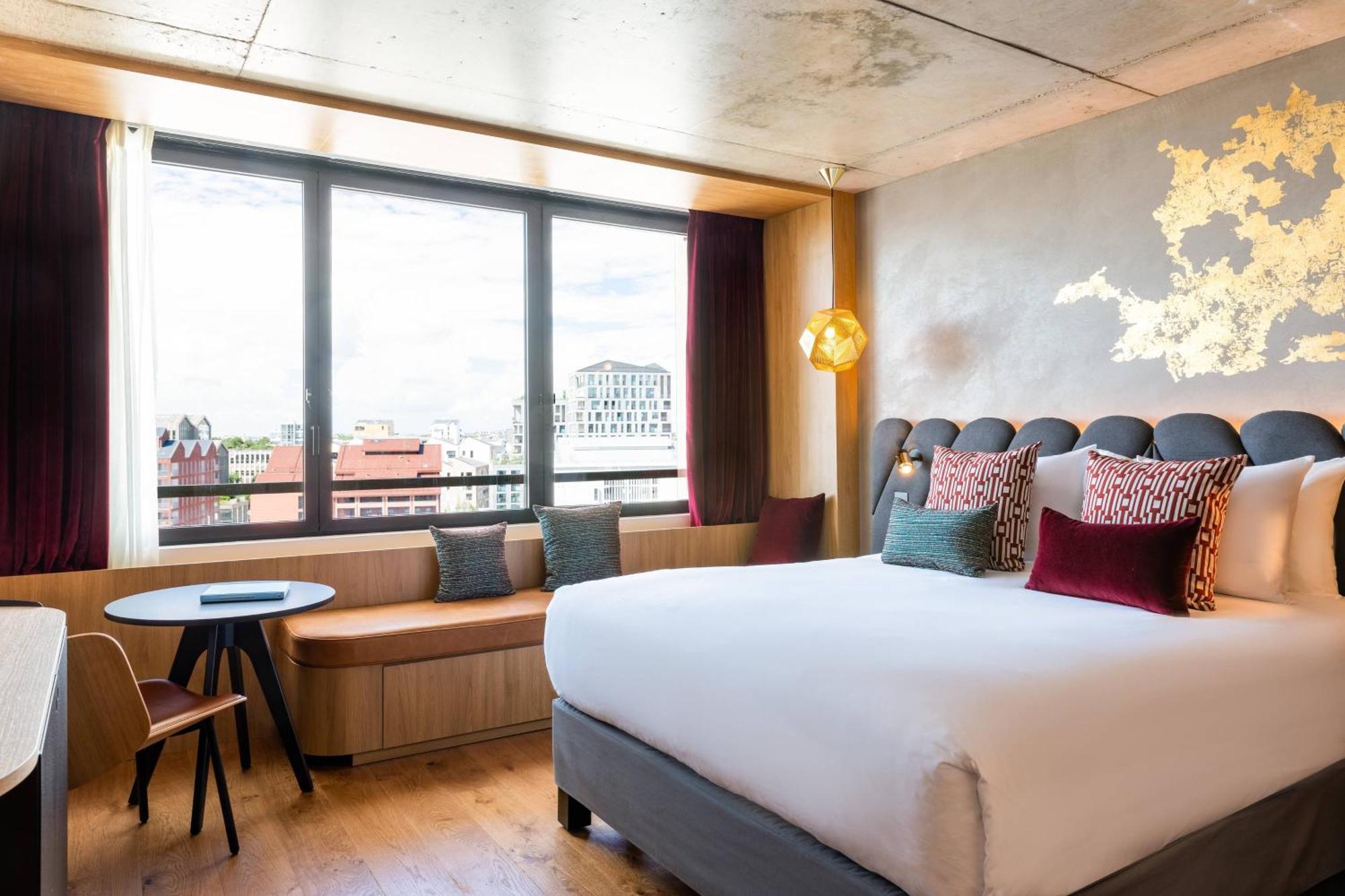 La Muse Kamer met Queensize Bed en Uitzicht op de Stad - Bovenverdieping