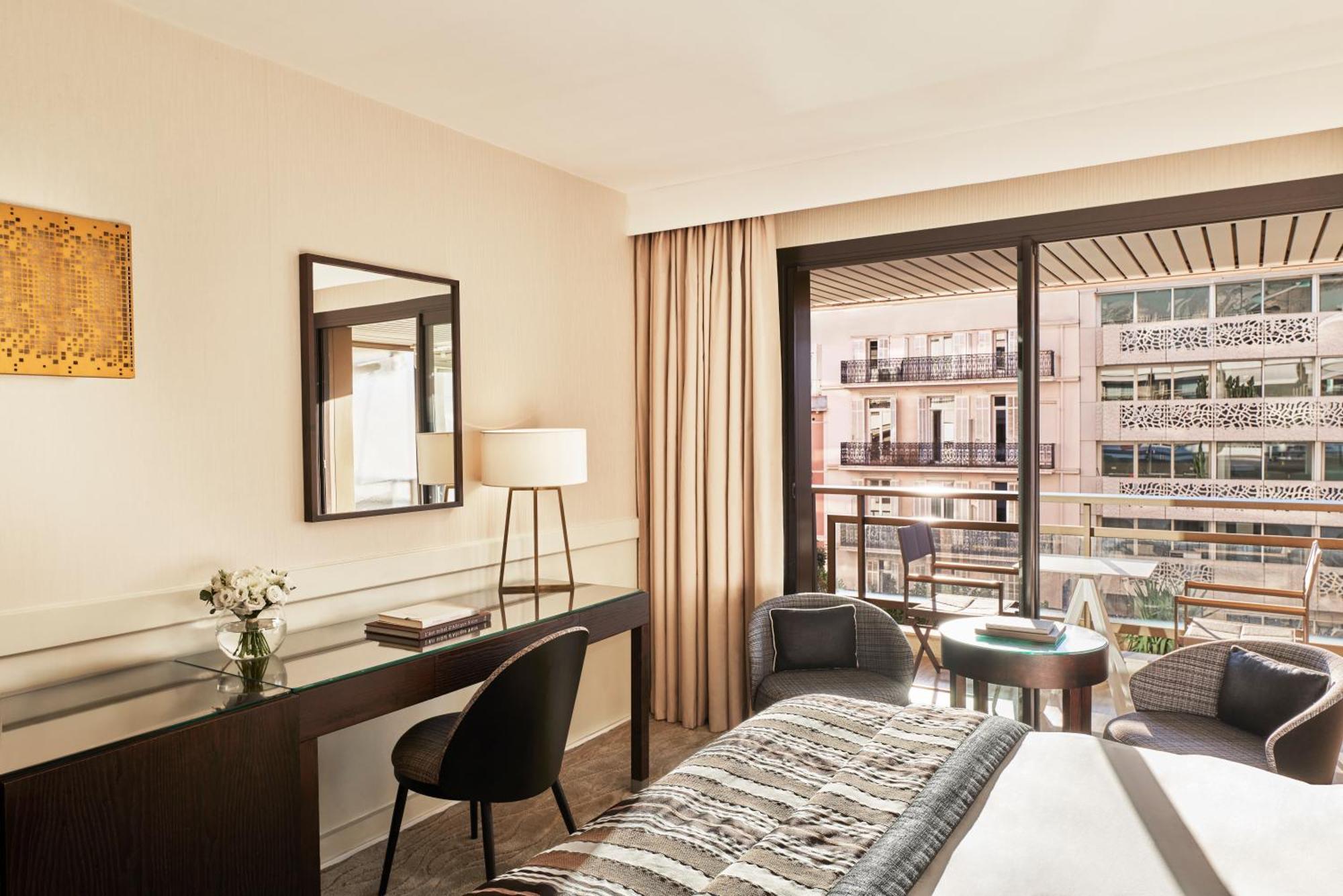 Superior Room City View Terrace