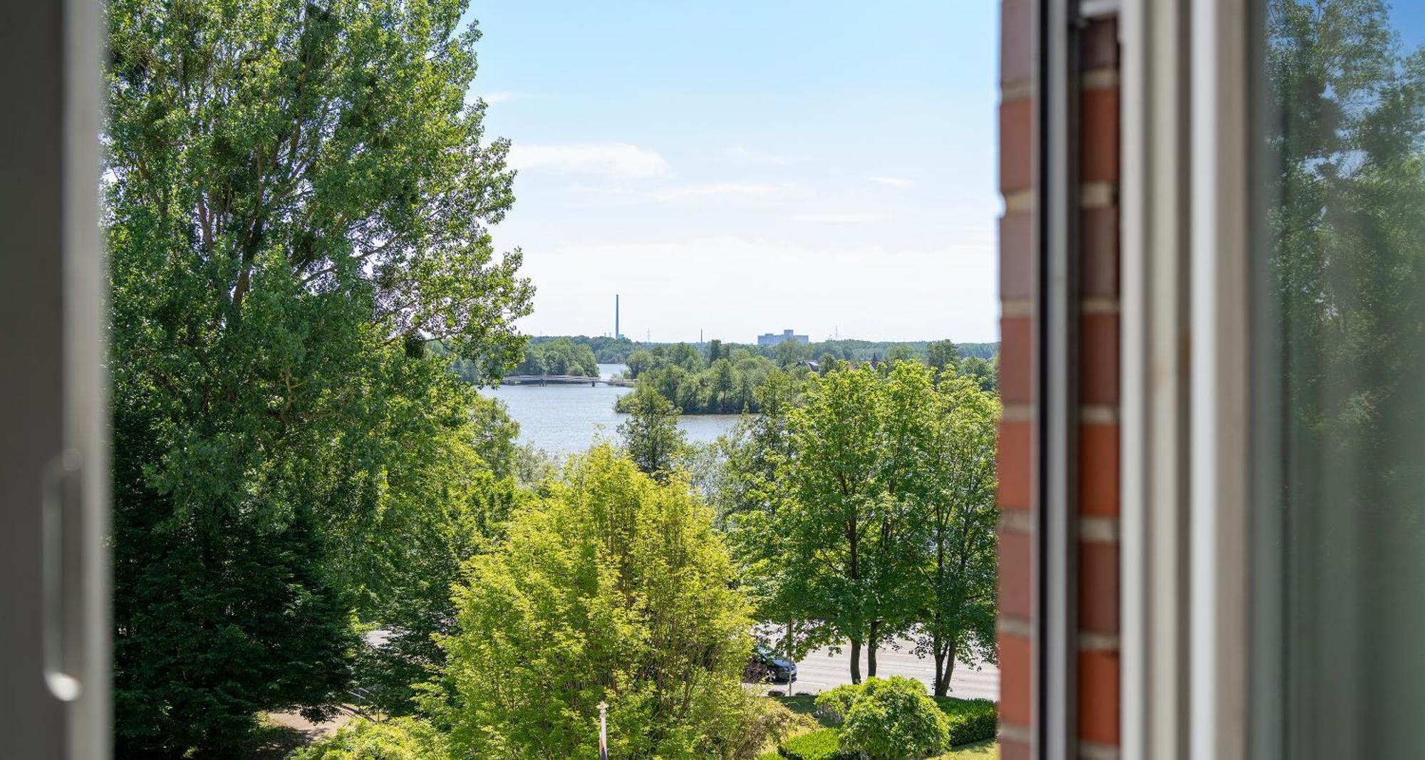 Standard Room with Two Single Beds - Lake Side