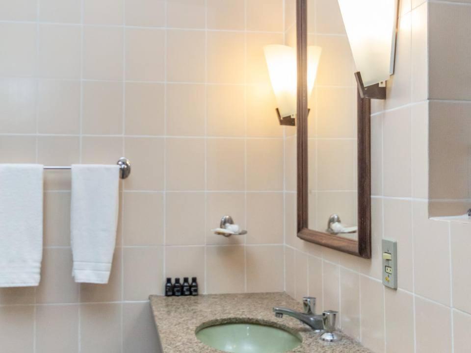 Quarto Duplo com Banheira de Hidromassagem