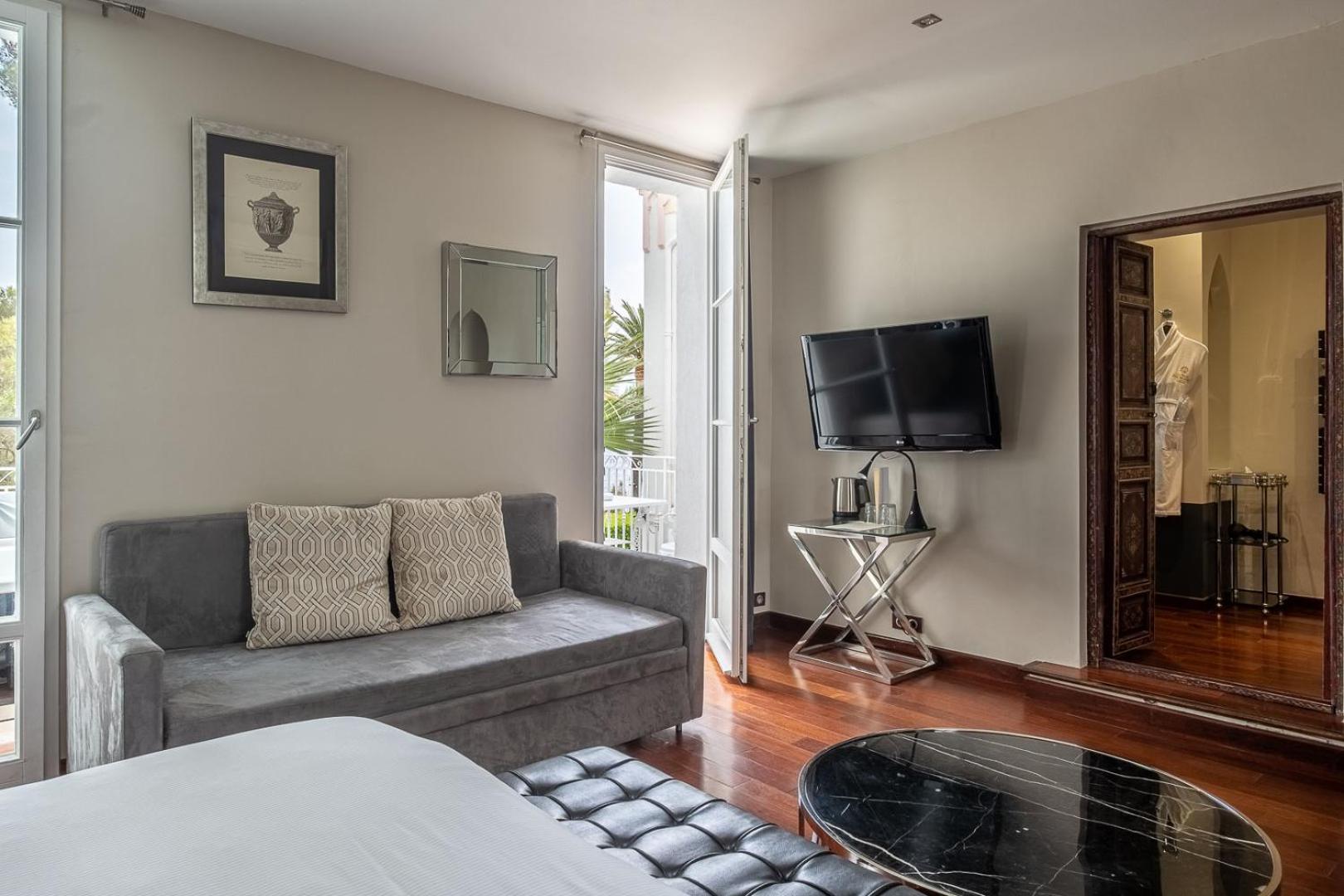Deluxe Double Room with Terrace & Hot Tub - Sea Views