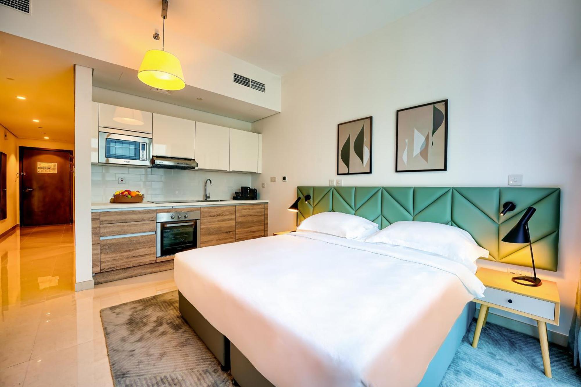 Studio City view King Bed