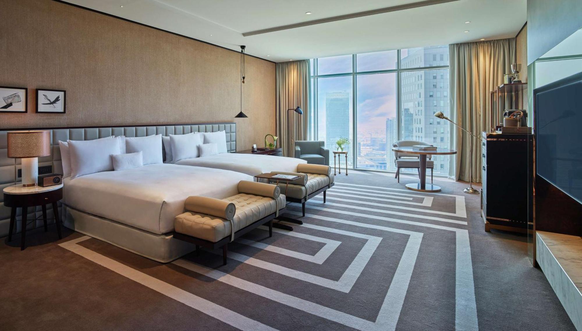Deluxe Queen Room Mobility Accessible
