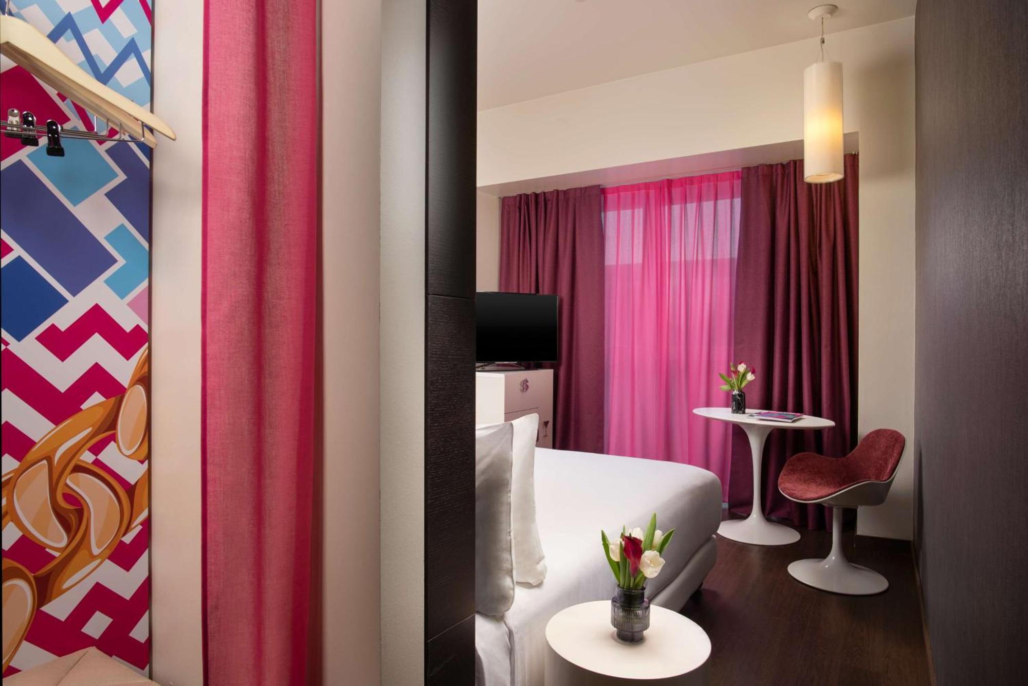 Kamer Nhow met 1 of 2 Bedden