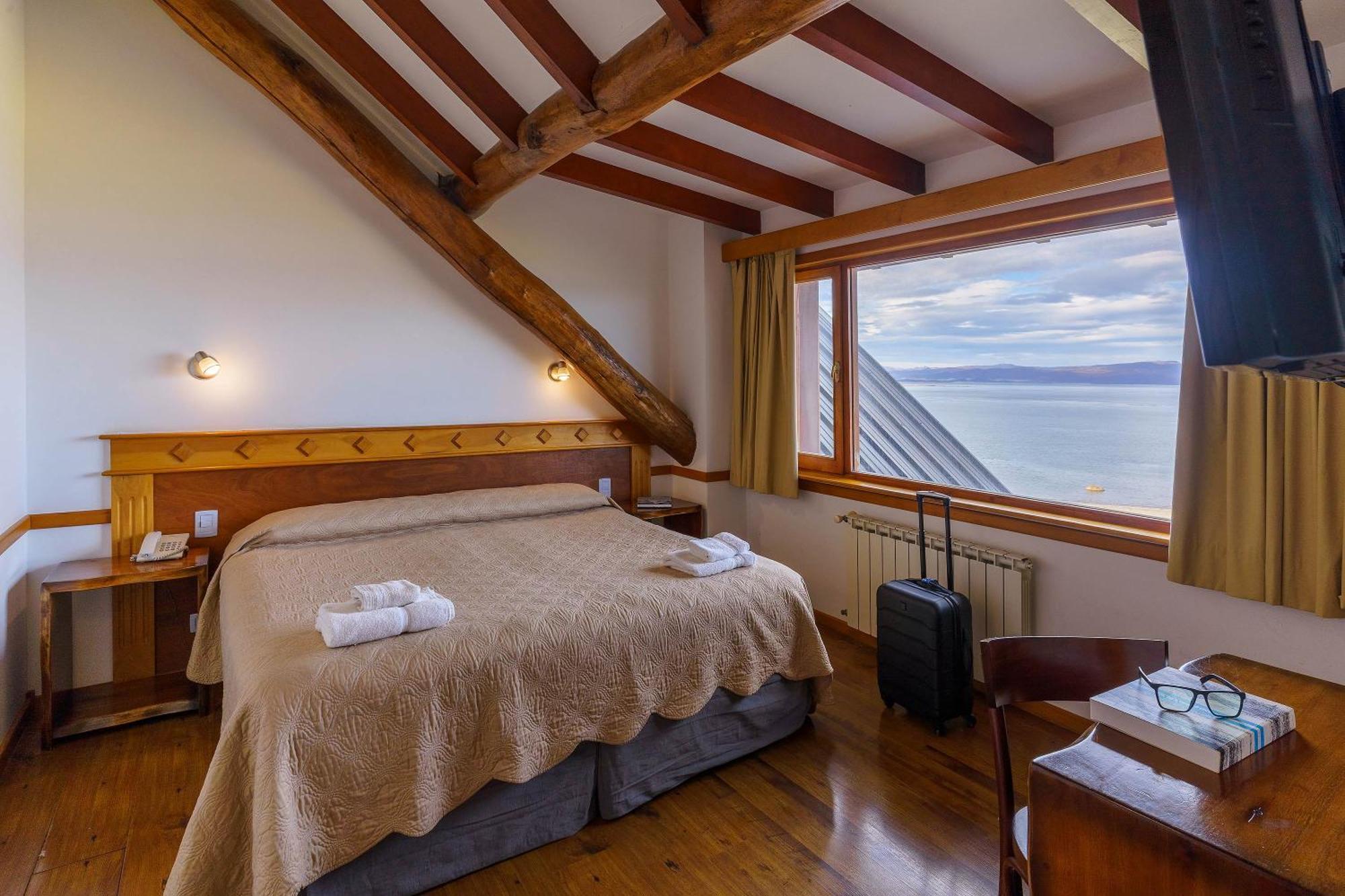 Quarto Superior com Cama de Casal ou 2 de Solteiro
