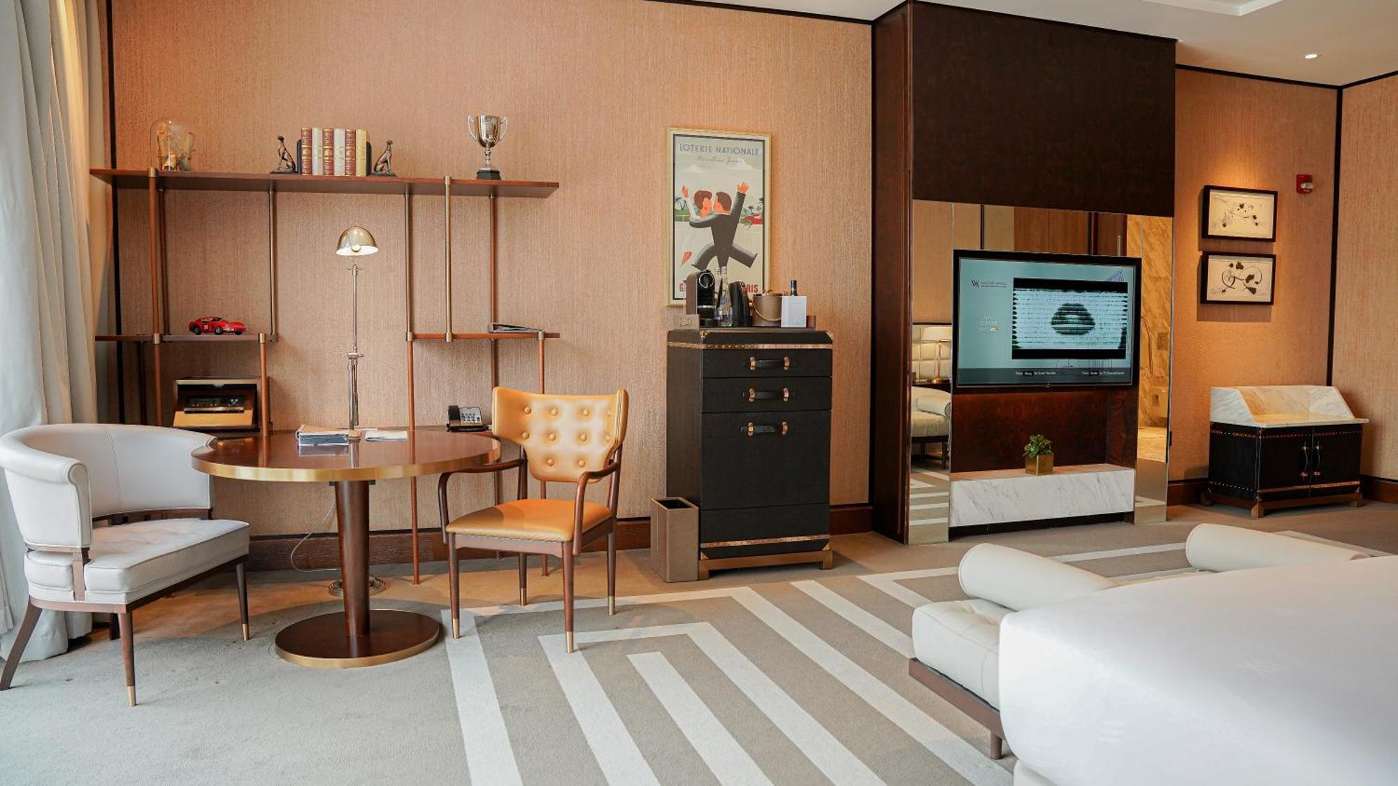 Deluxe Queen Room Mobility Accessible