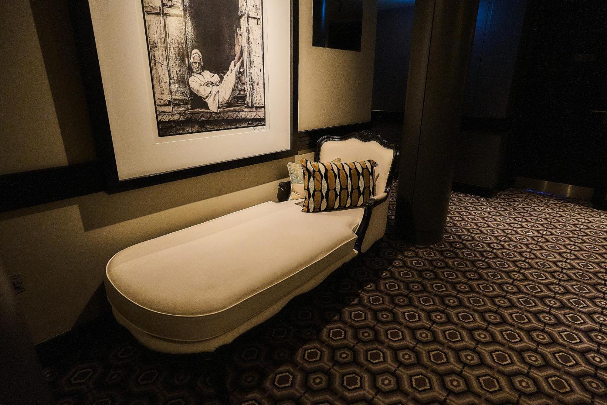 V Residence Room