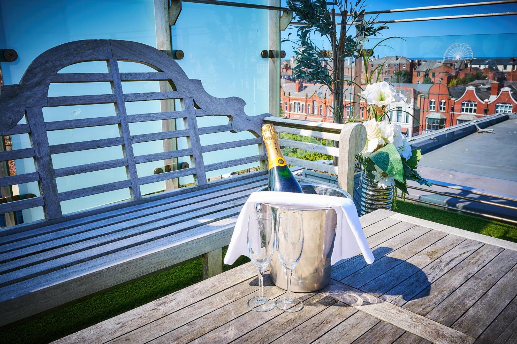 V Penthouse
