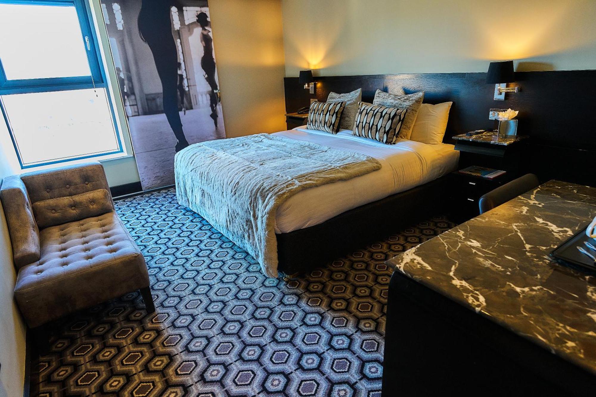 V Residence Room