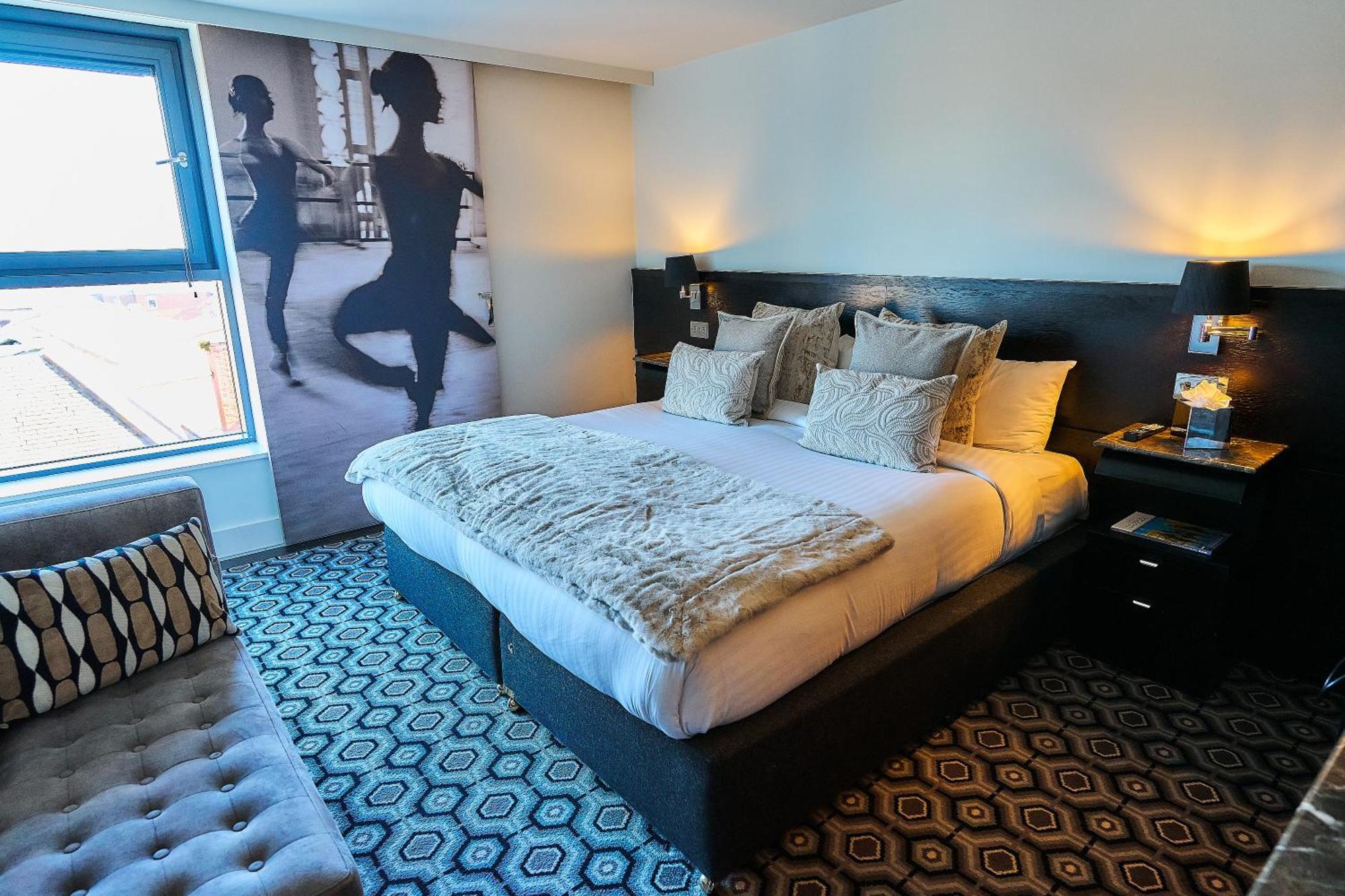 V Residence Room