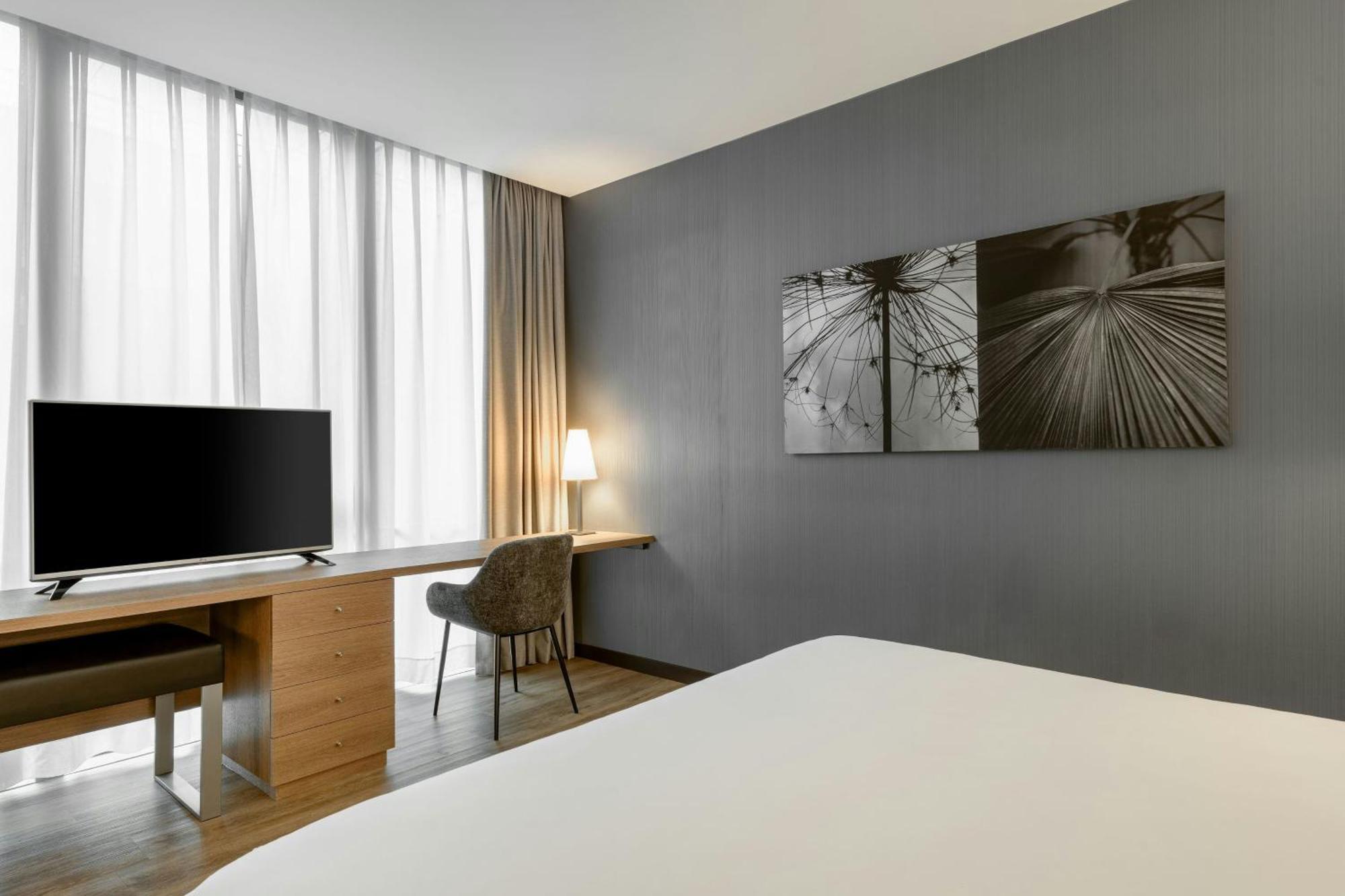 Standard Queen Room