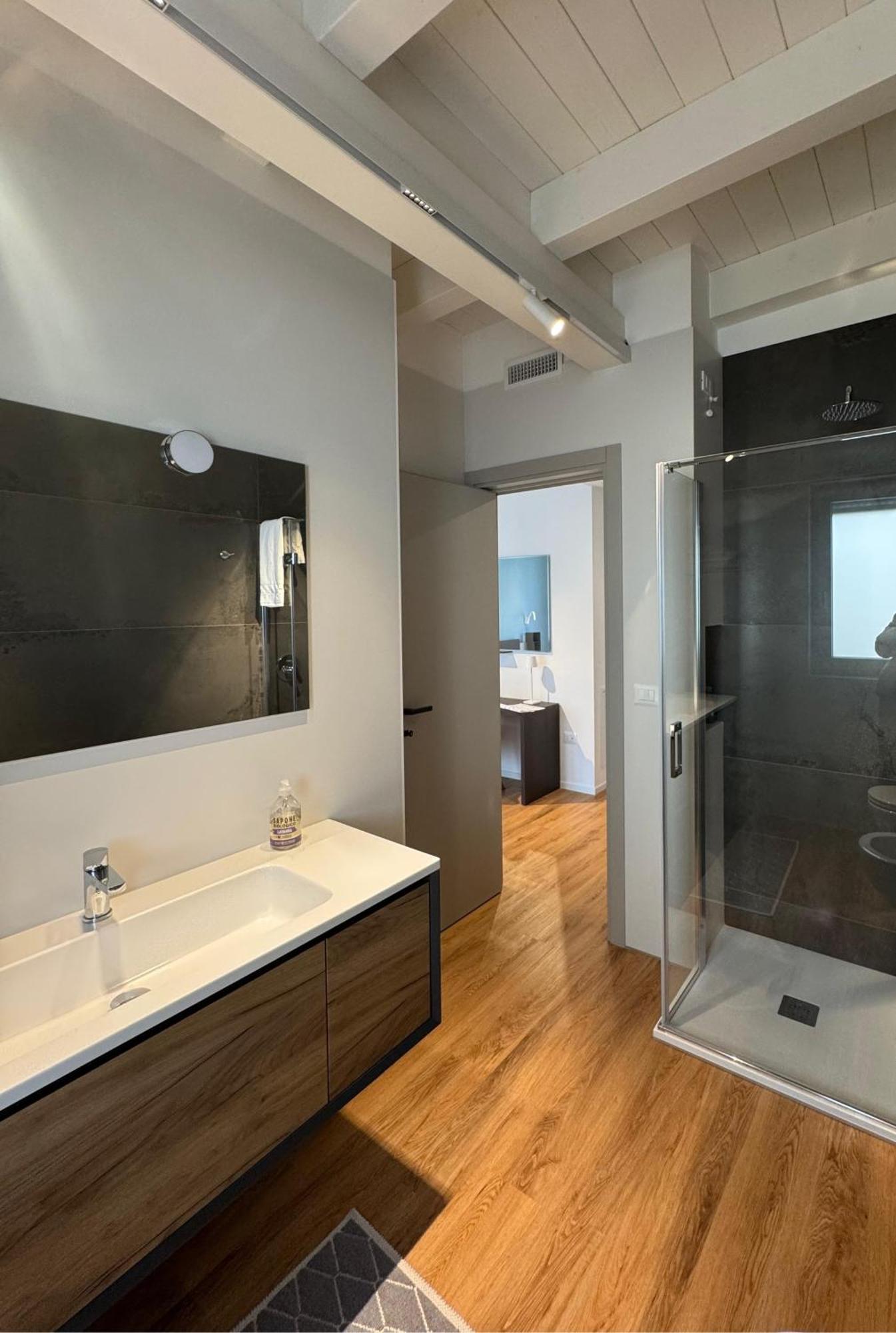 Deluxe Room,1664778920:JPEG