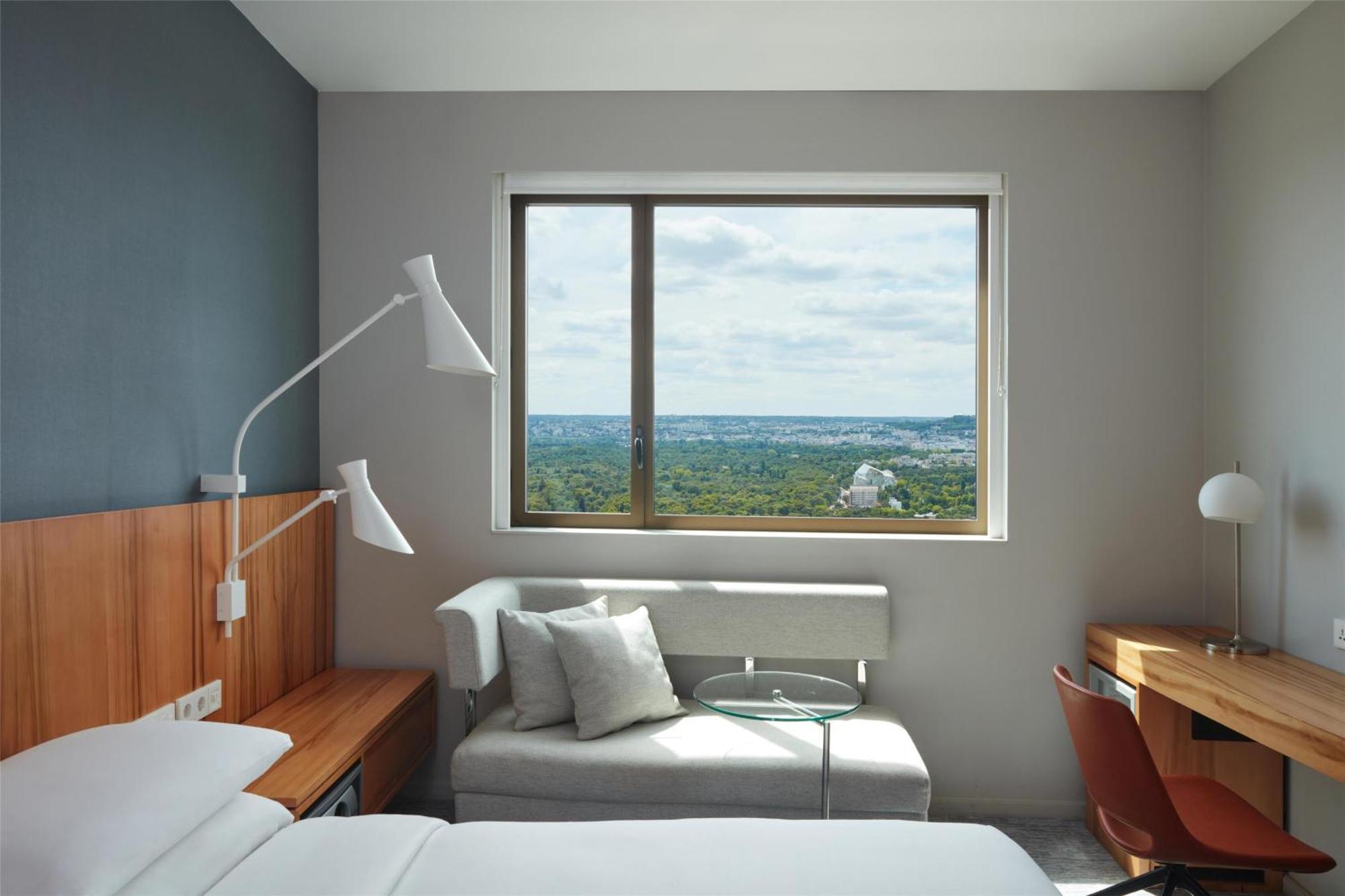 Habitación con cama extragrande - Planta superior/acceso al club