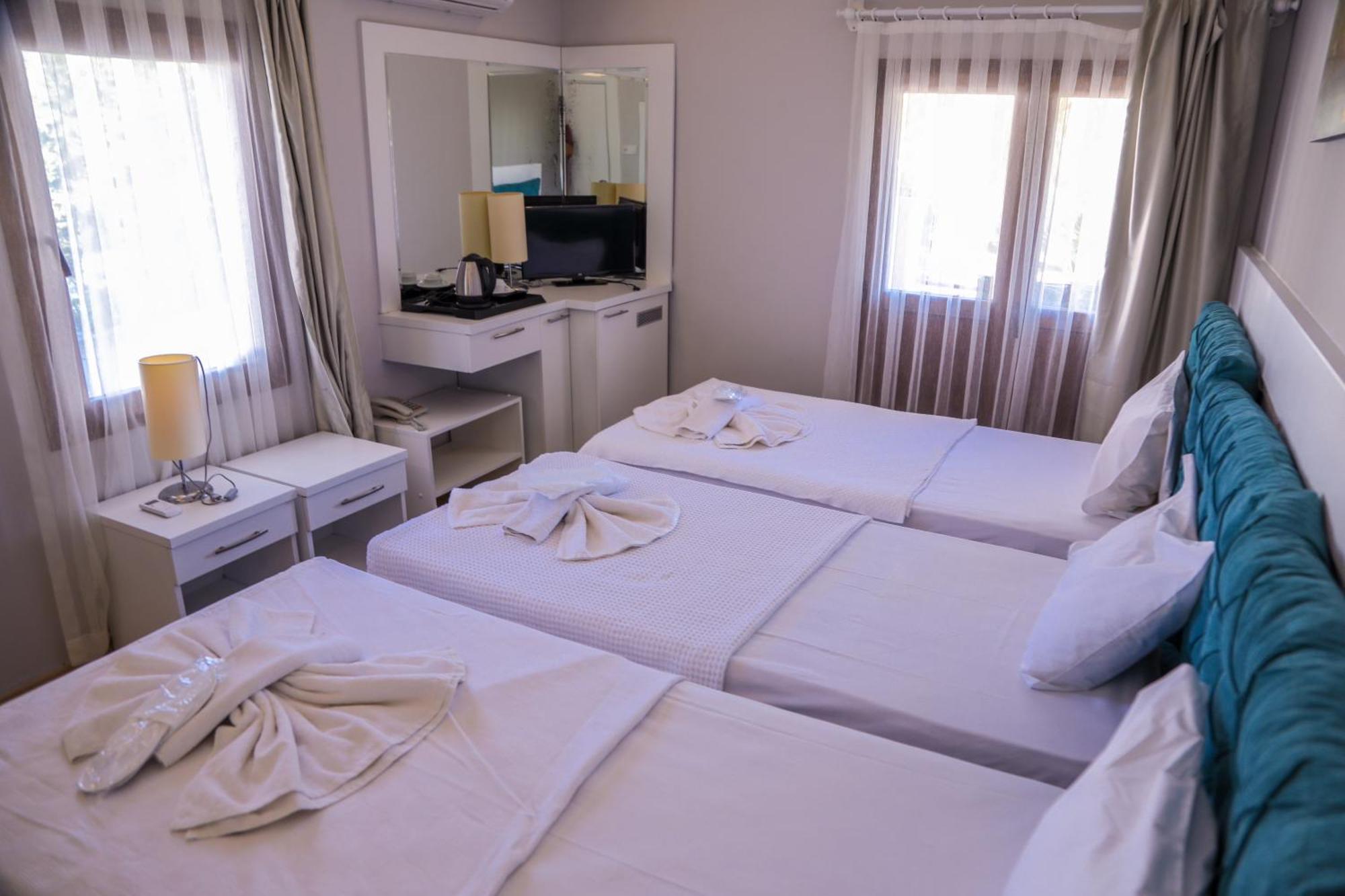 Standard Triple Room,1669126866:JPEG