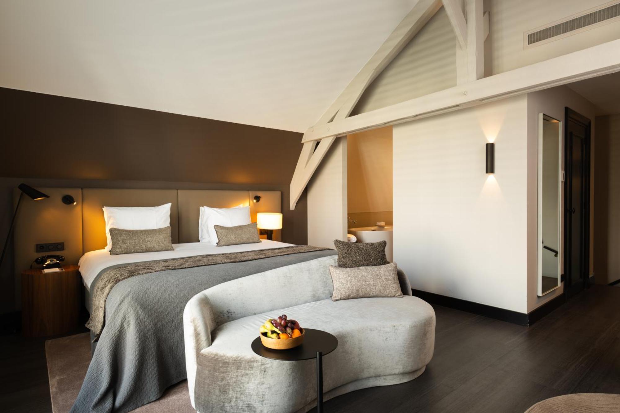 Jean Suite,1669815581:JPEG