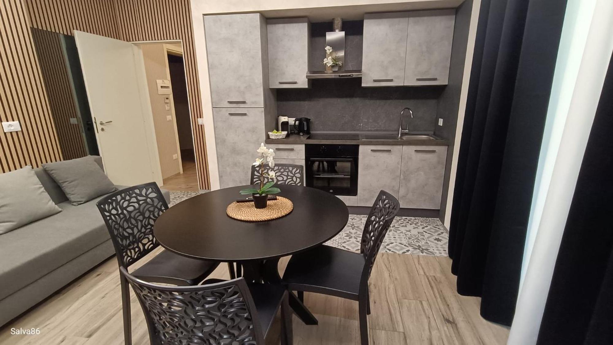 Deluxe Apartment