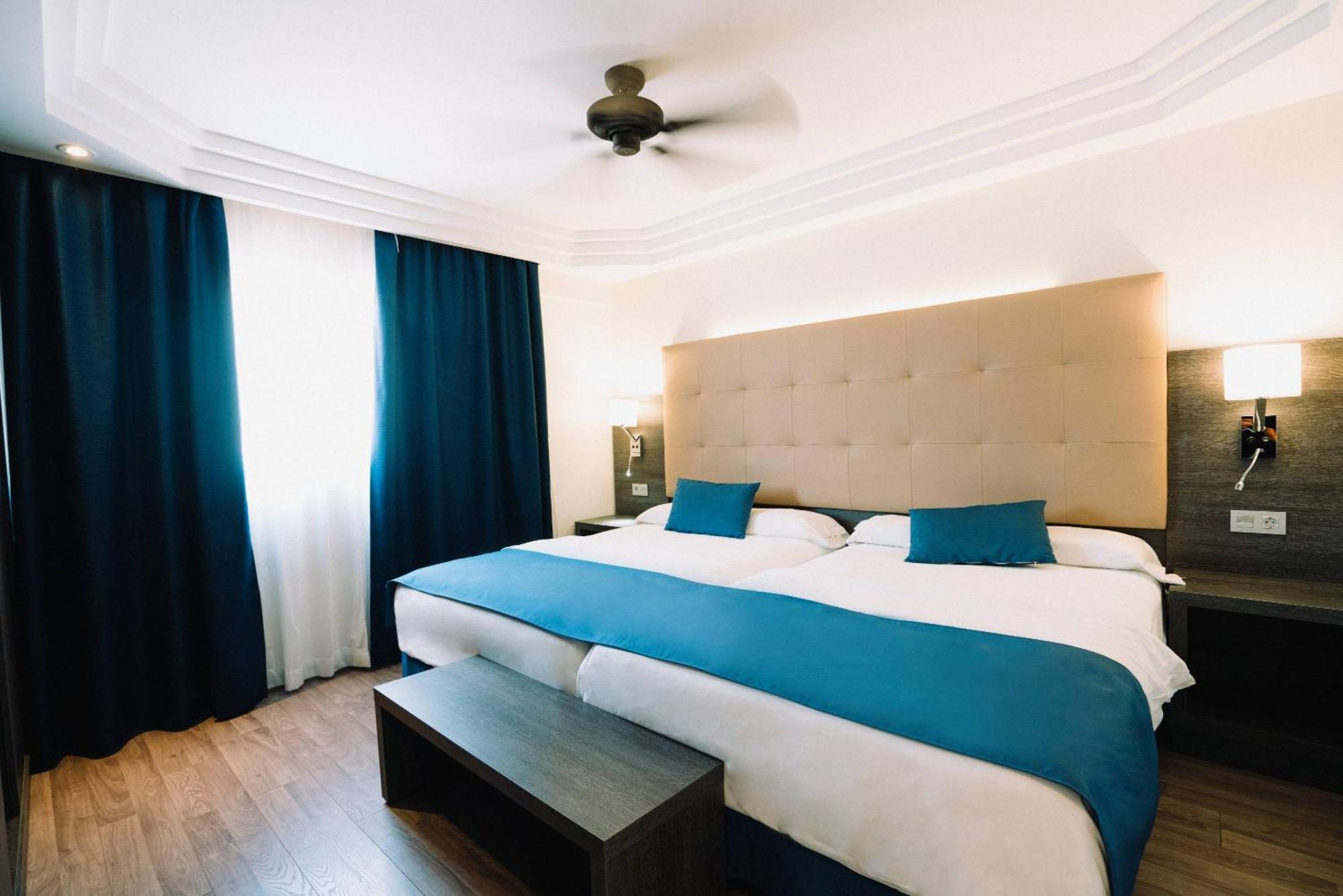 Chambre Double Supérieure (2 Adultes)