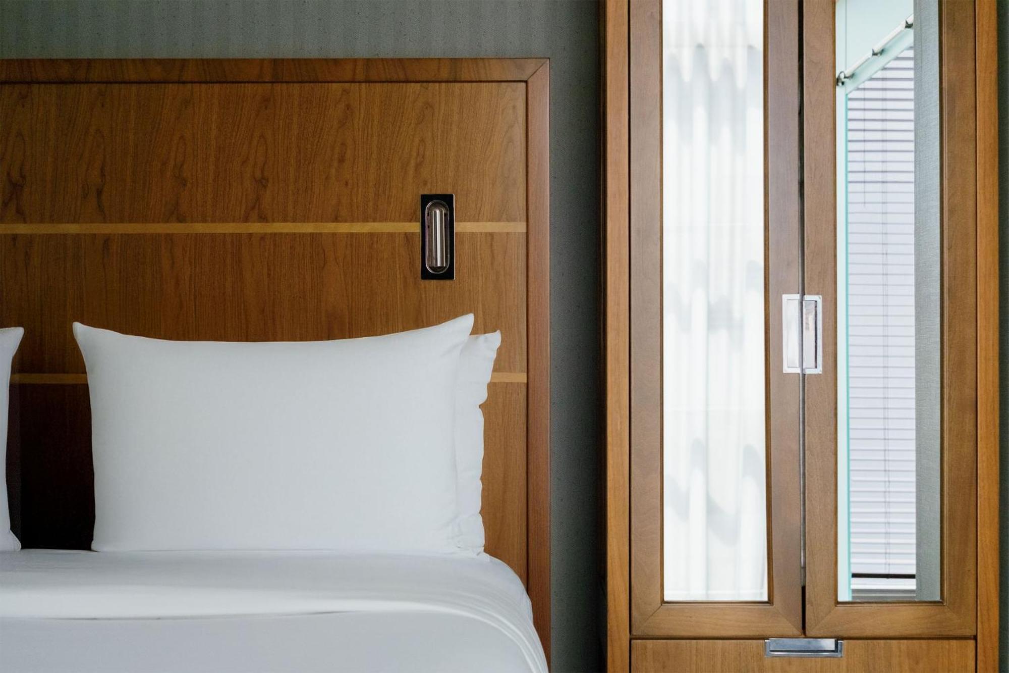 One-Bedroom King Suite Roll Shower Mobility Access