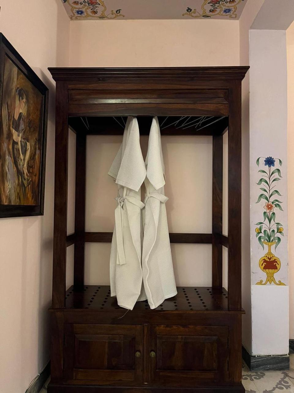 Khairagarh Royal Suite with Free Pick Up on Arrival from Airport + Private Tour of Bissau Palace