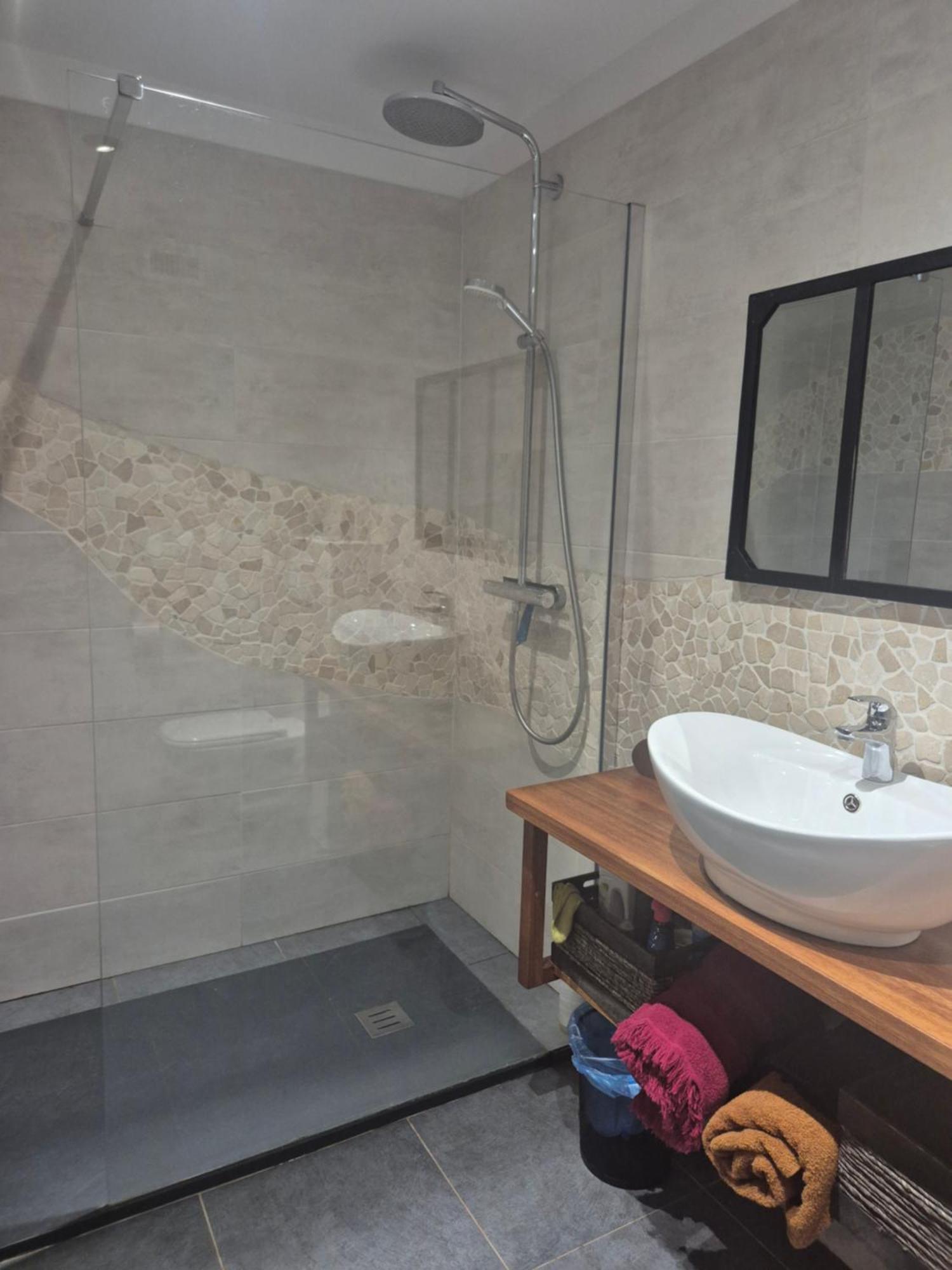 Double Room Private Bathroom